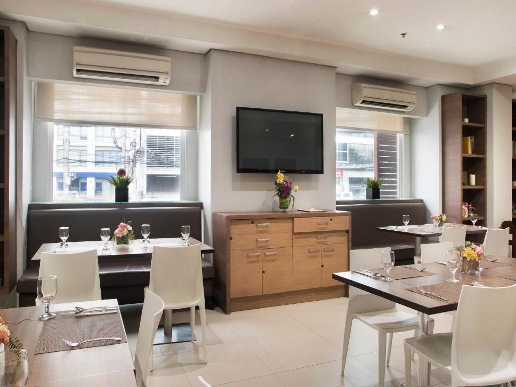 Microtel by Wyndham Acropolis Microtel by Wyndham Acropolis