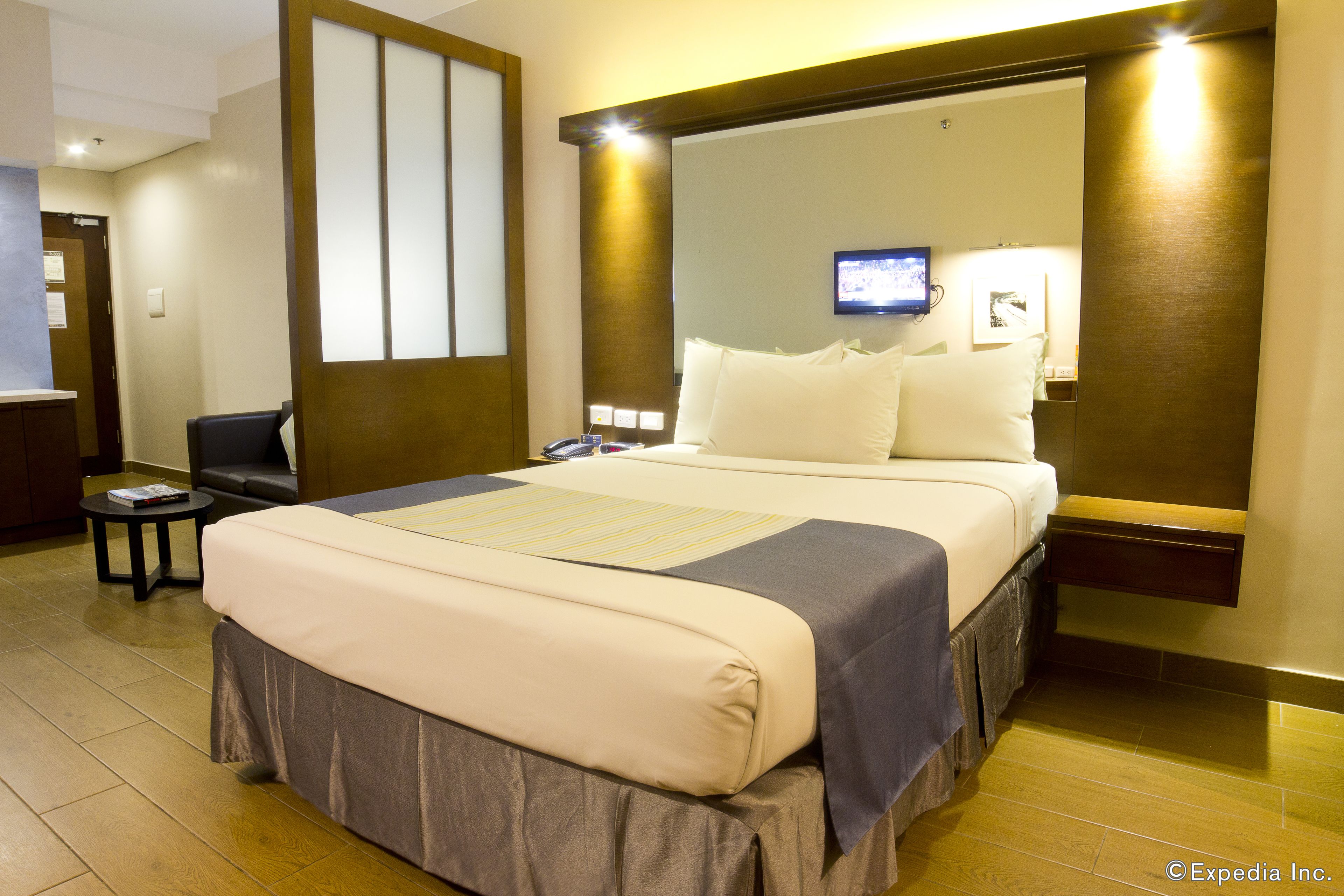 Microtel by Wyndham Acropolis Microtel by Wyndham Acropolis