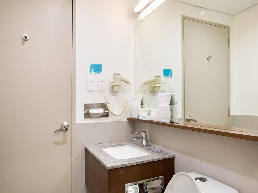Microtel by Wyndham Acropolis Microtel by Wyndham Acropolis
