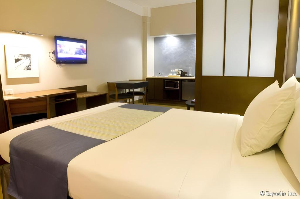 Microtel by Wyndham Acropolis Microtel by Wyndham Acropolis