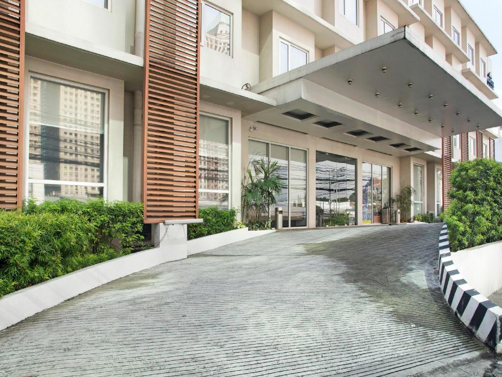 Microtel by Wyndham Acropolis Microtel by Wyndham Acropolis