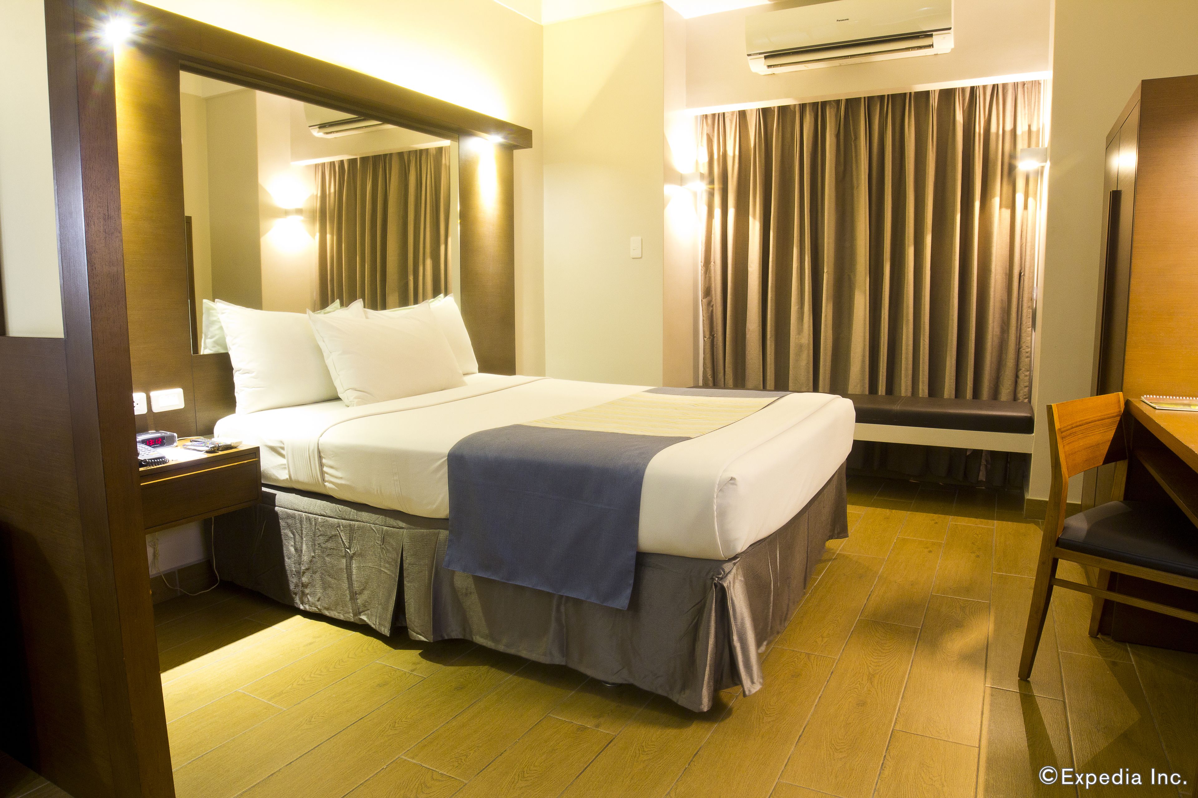Microtel by Wyndham Acropolis Microtel by Wyndham Acropolis