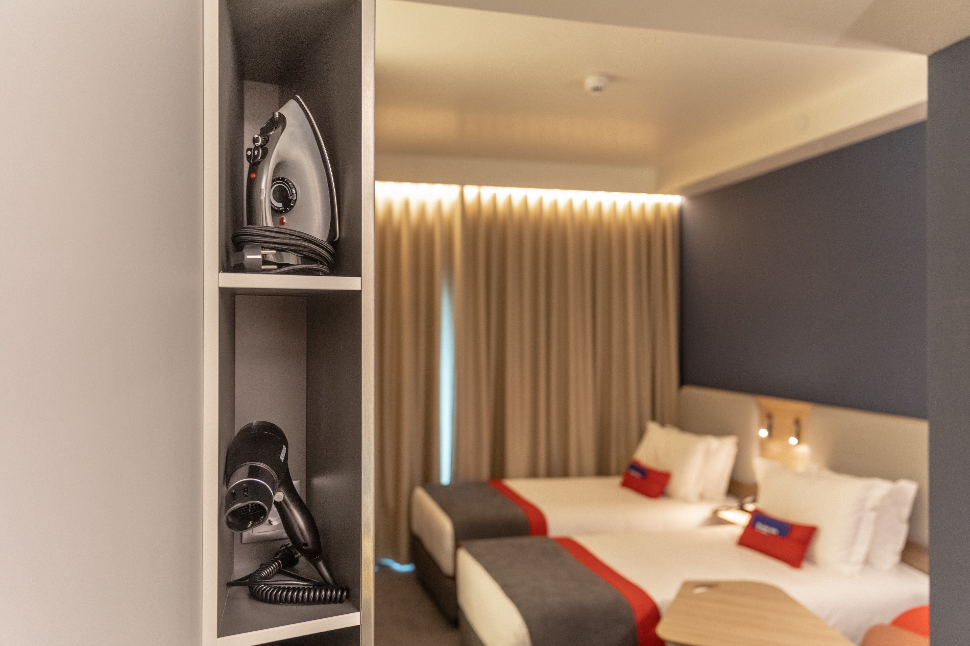 Holiday Inn Express Lisbon - Plaza Saldanha Holiday Inn Express Lisbon - Plaza Saldanha