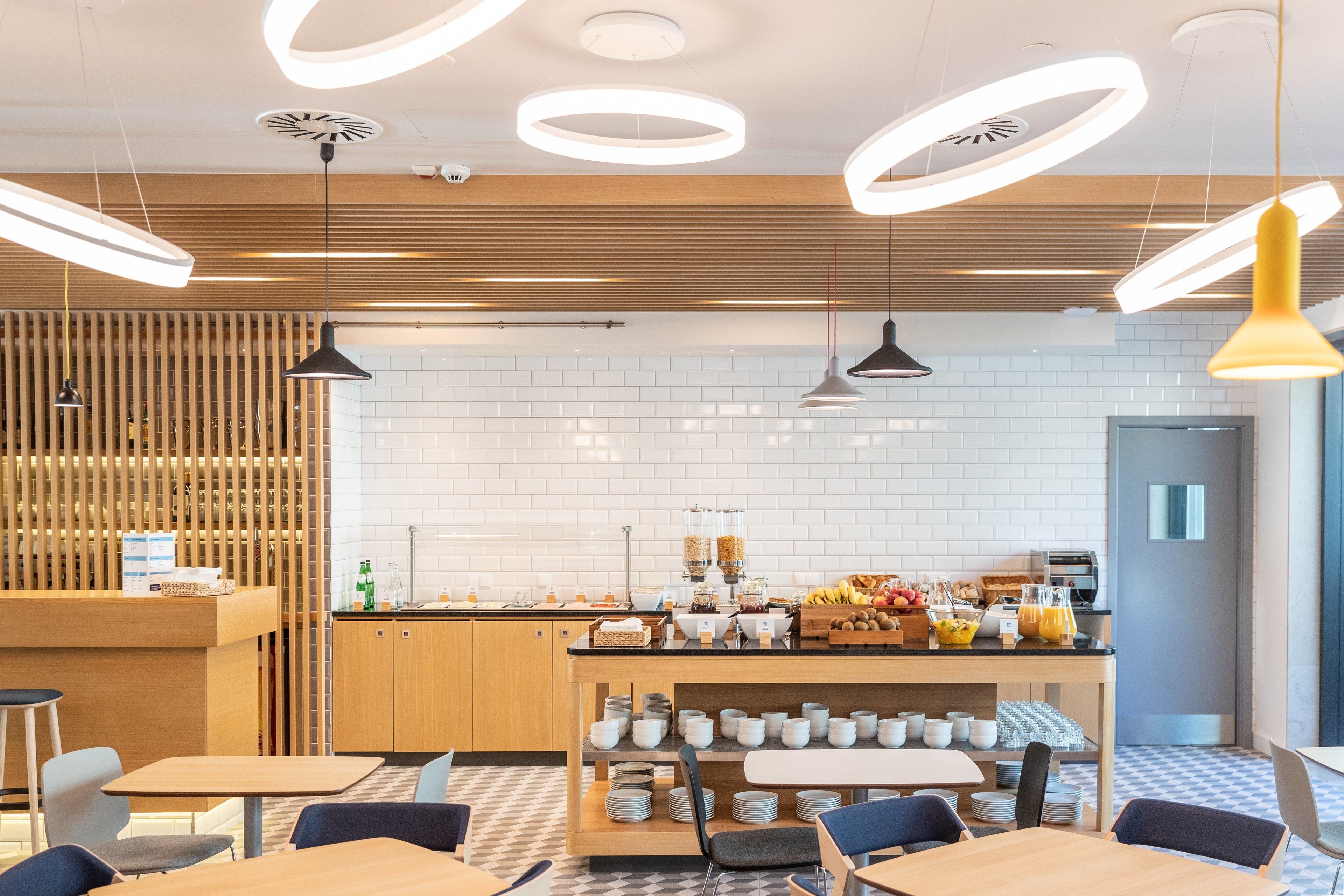 Holiday Inn Express Lisbon - Plaza Saldanha Holiday Inn Express Lisbon - Plaza Saldanha