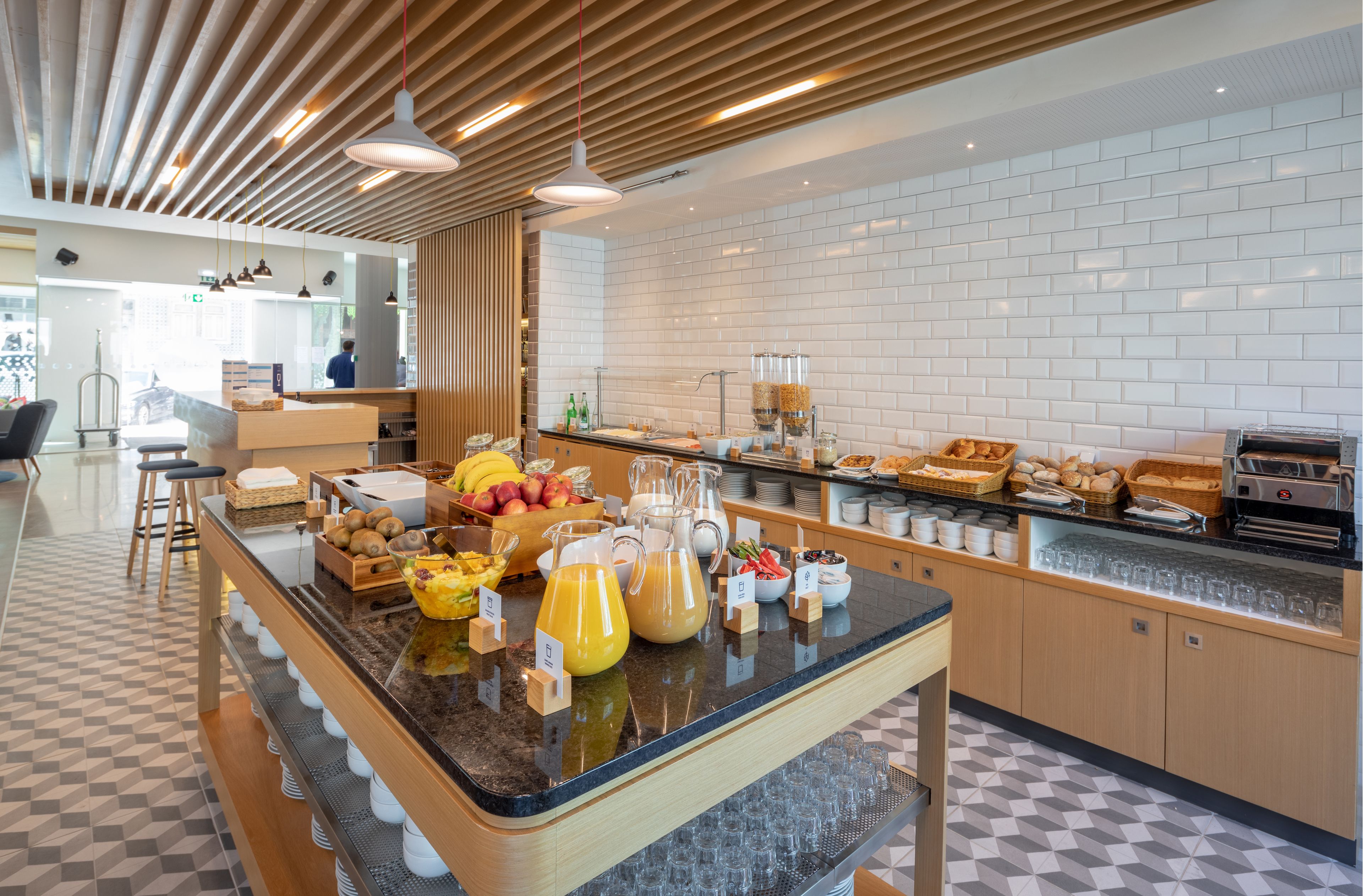 Holiday Inn Express Lisbon - Plaza Saldanha Holiday Inn Express Lisbon - Plaza Saldanha