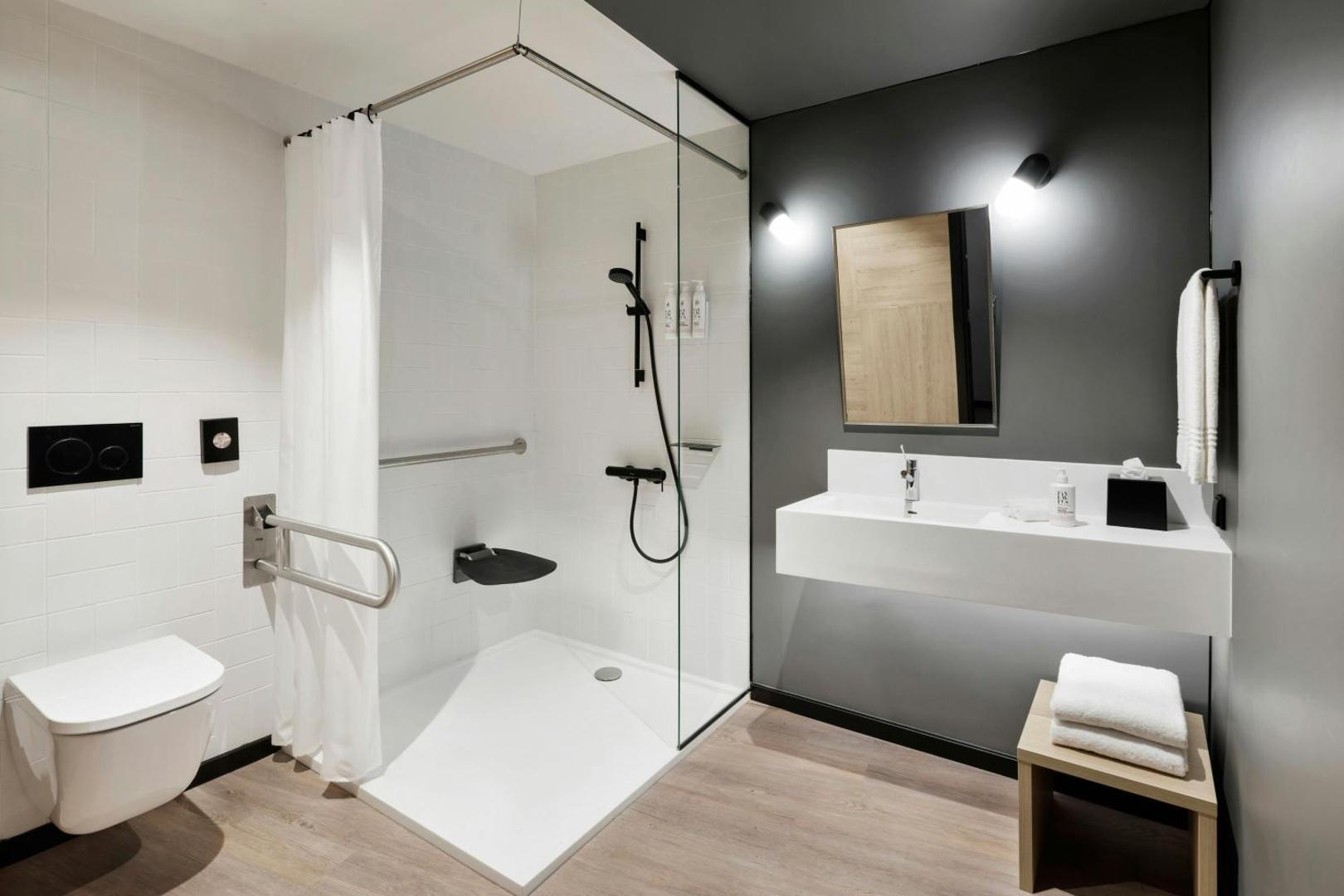 Moxy Alfragide Lisboa