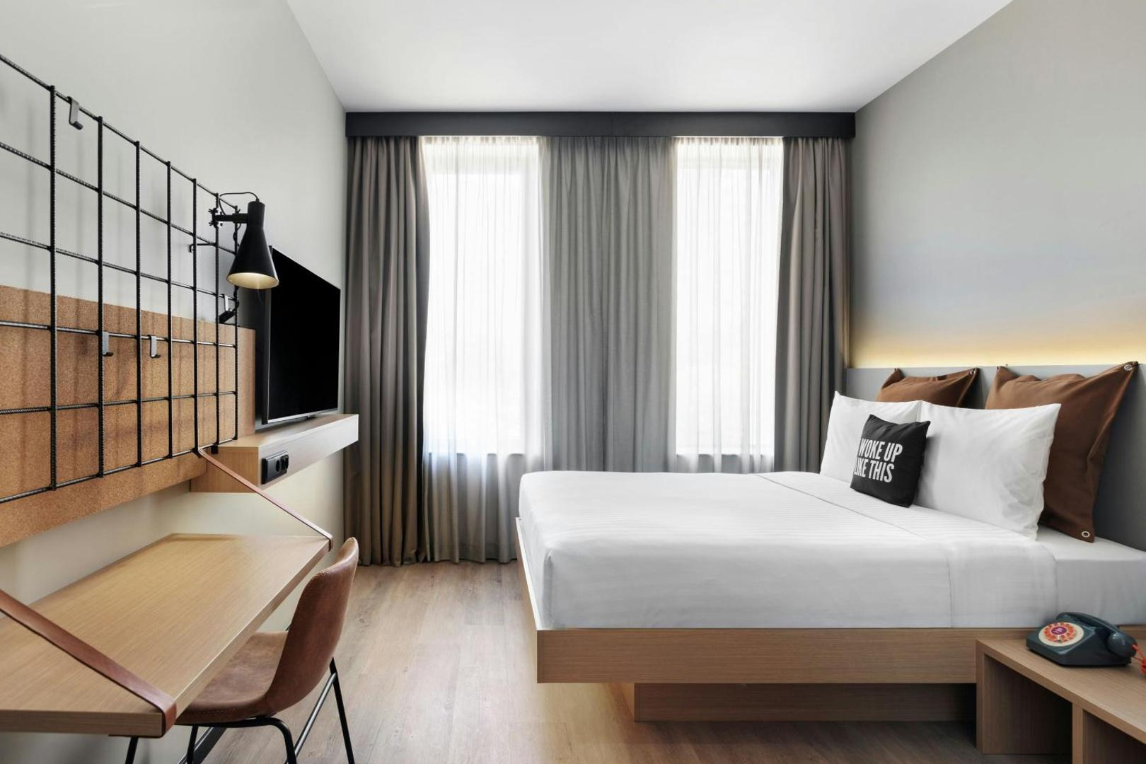 Moxy Alfragide Lisboa