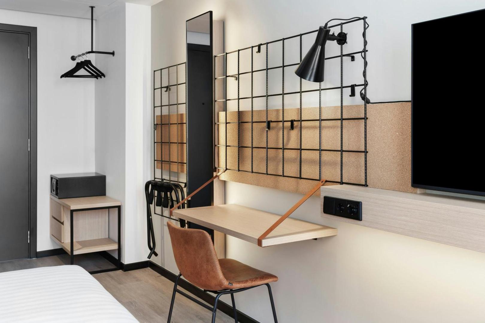 Moxy Alfragide Lisboa