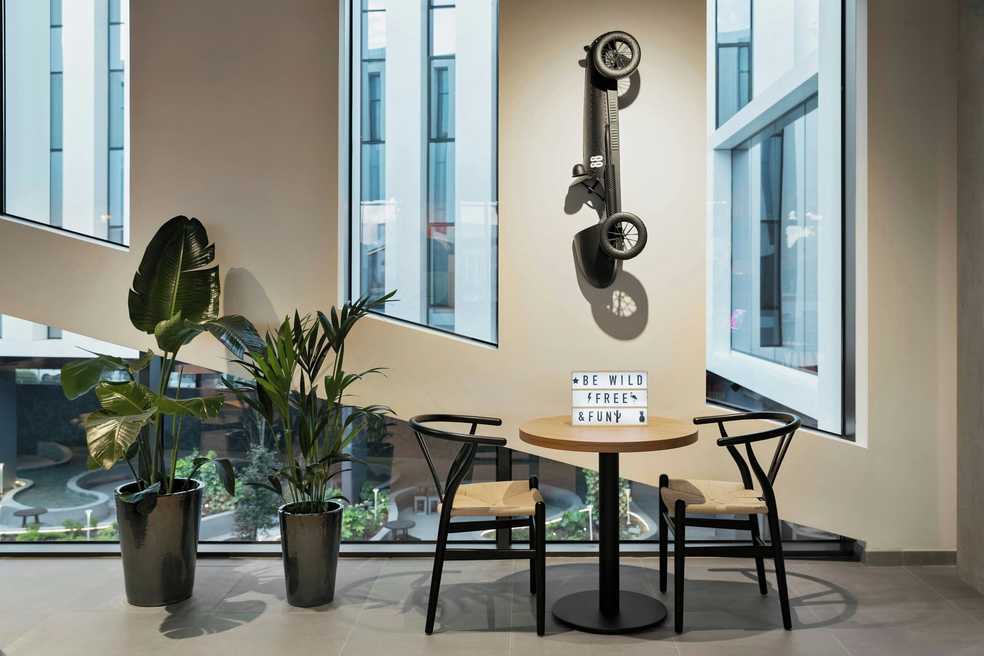 Moxy Alfragide Lisboa