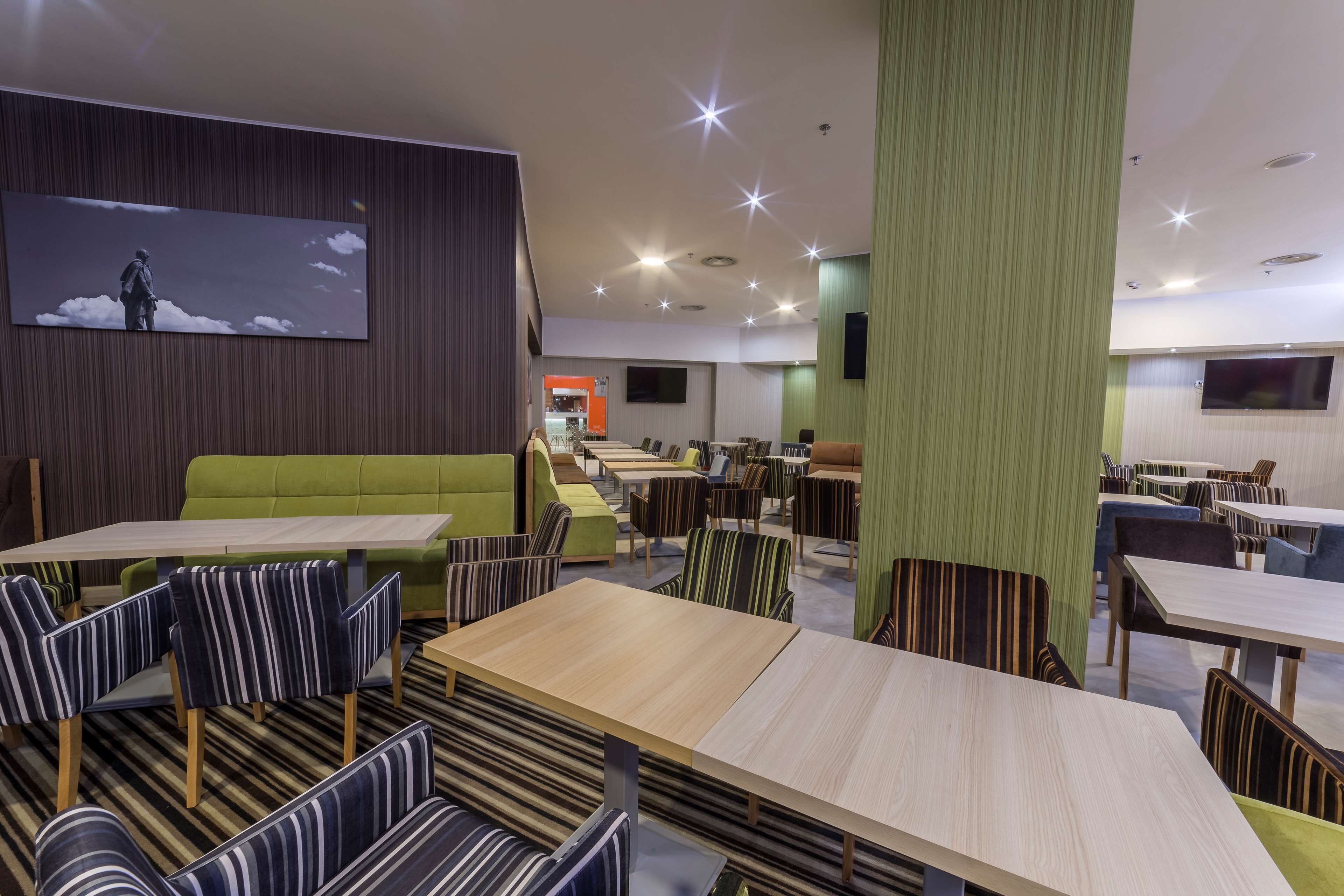 Hampton by Hilton Iasi Hampton by Hilton Iasi