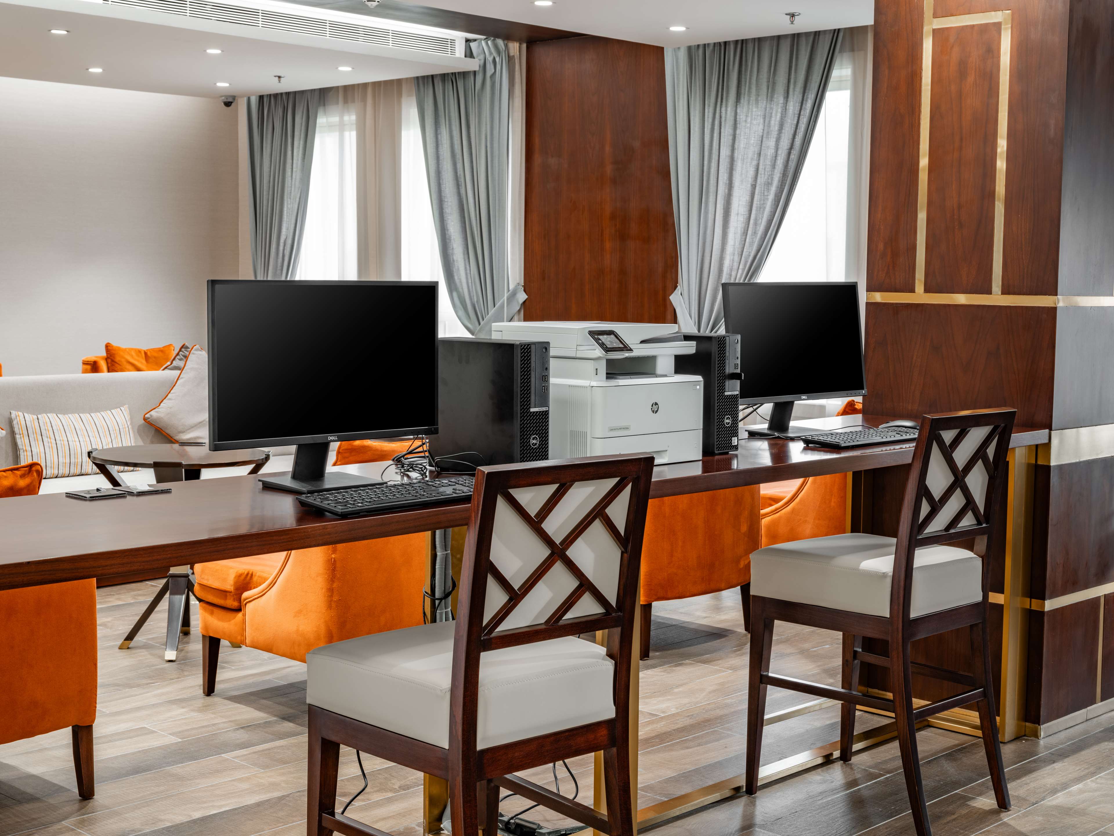 Wirgan Al Noor, Tapestry Collection by Hilton