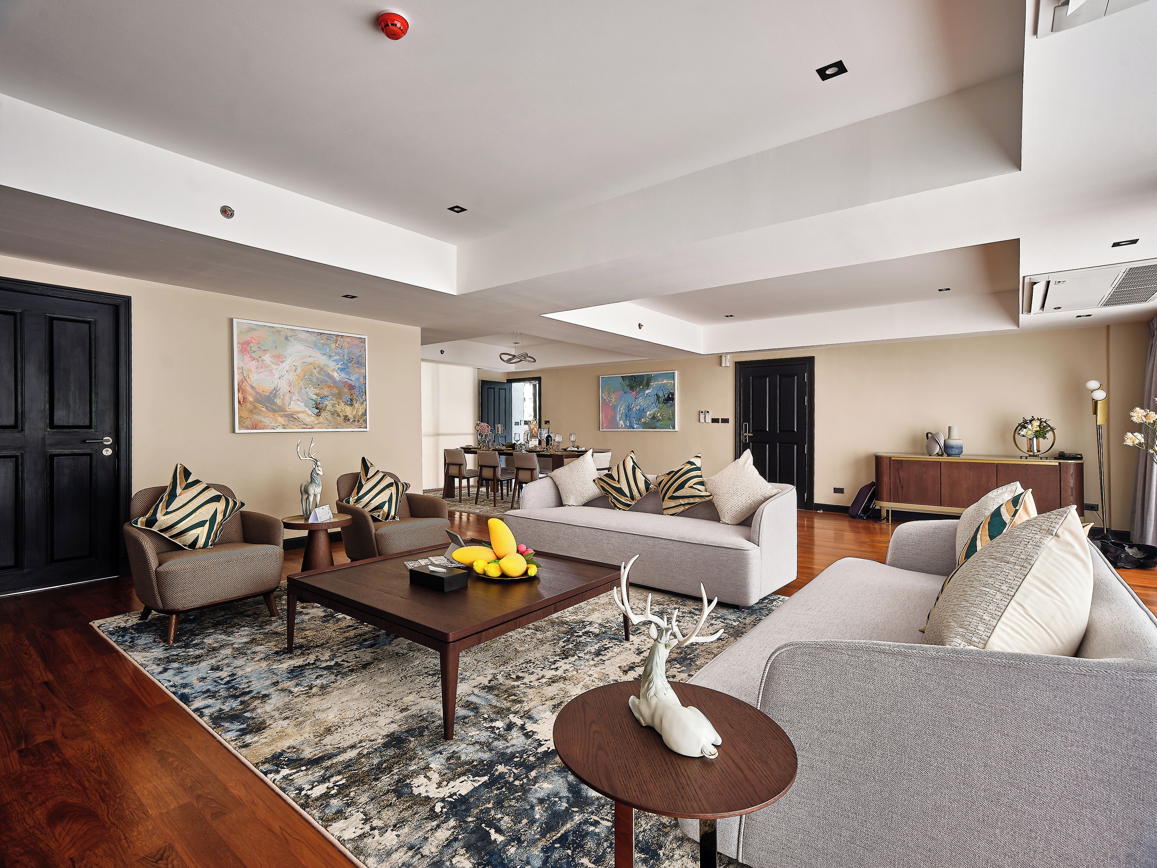 Floral Court Hotel & Residence