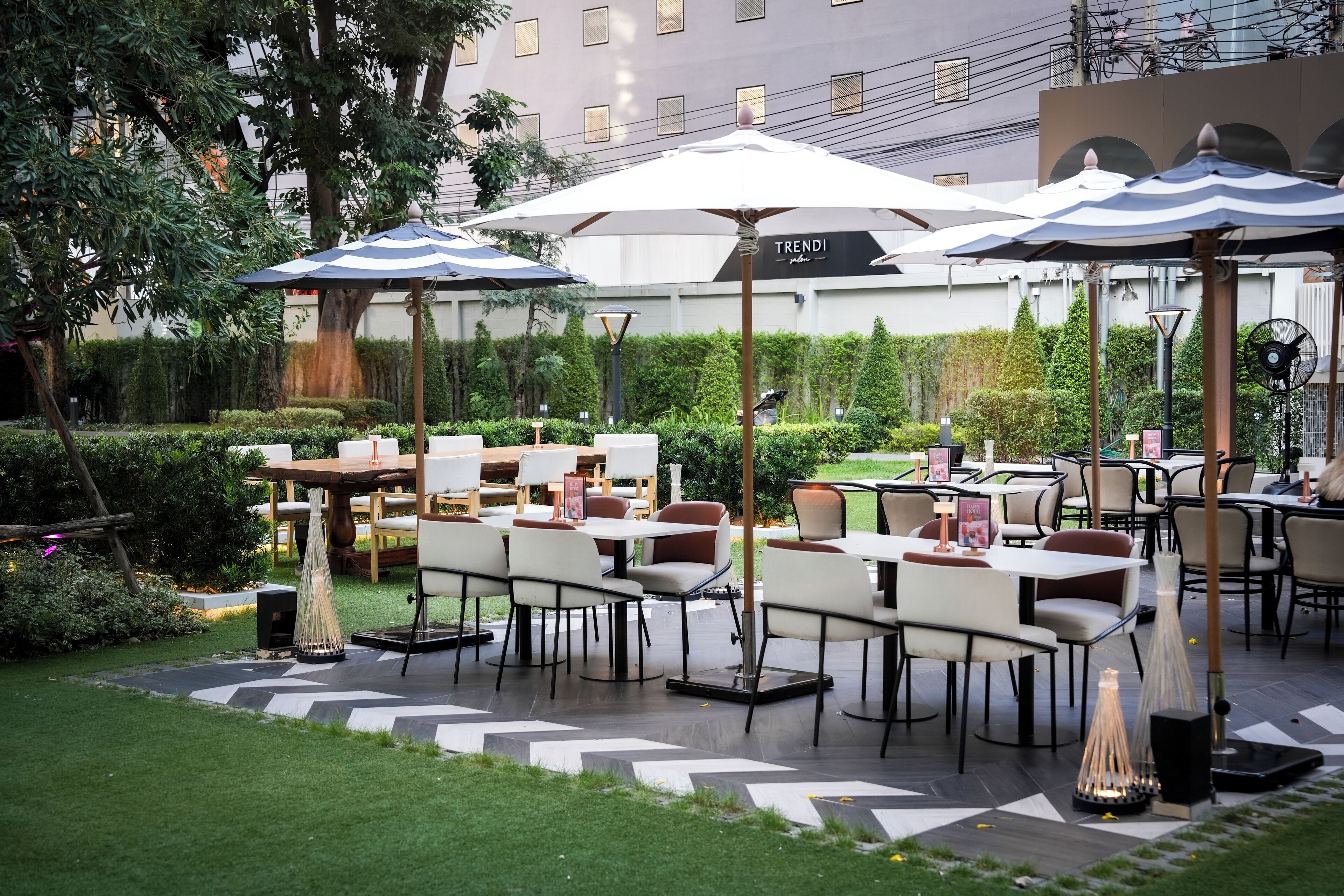 Floral Court Hotel & Residence