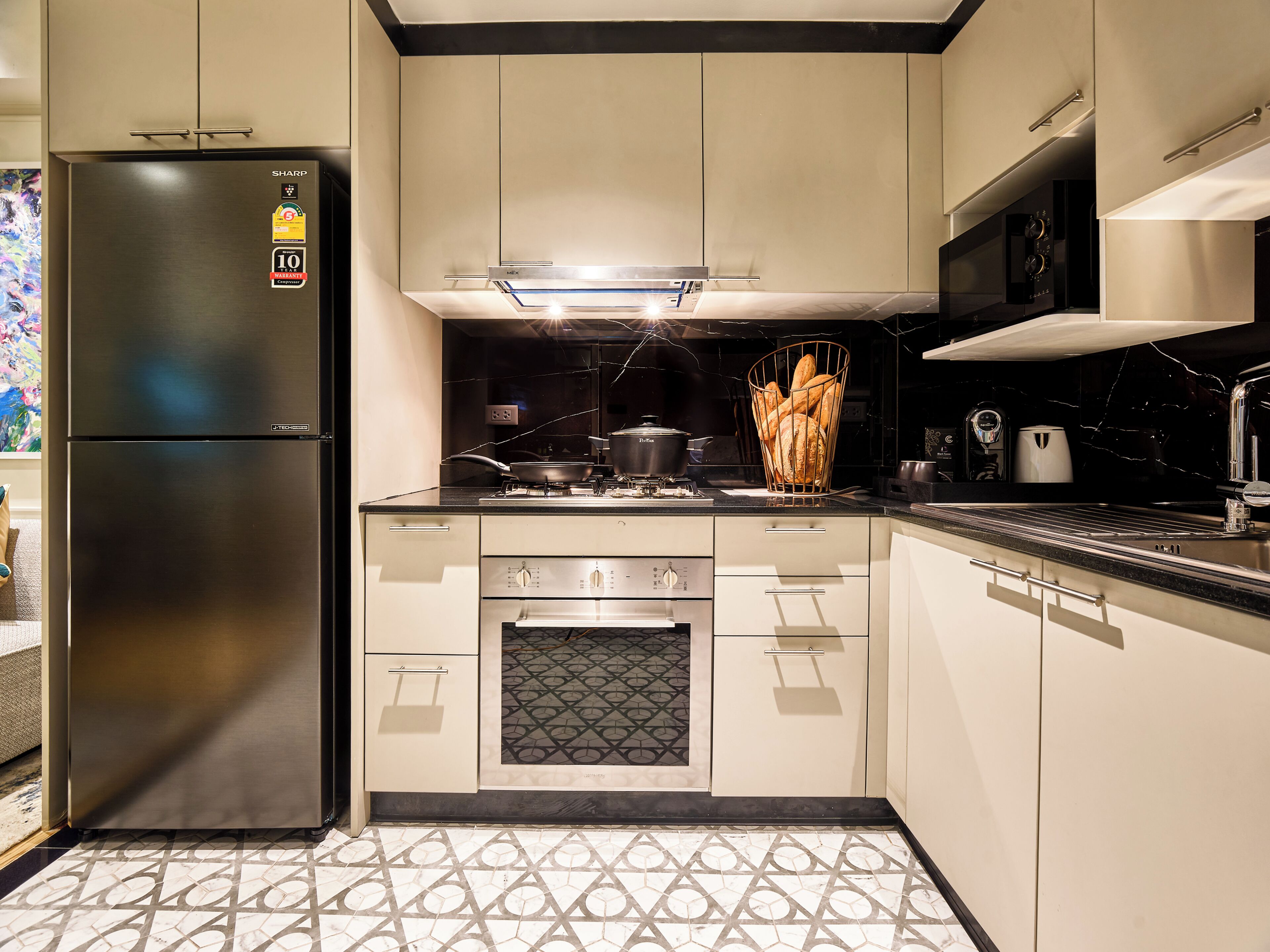 Floral Court Hotel & Residence