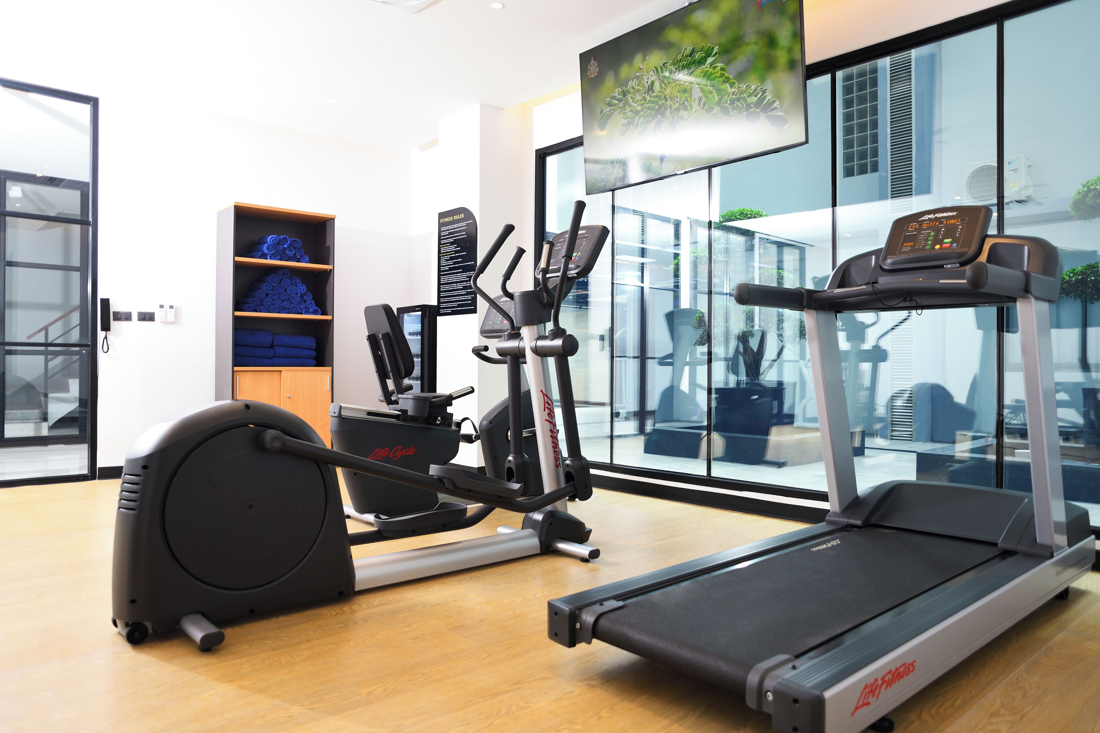 Floral Court Hotel & Residence