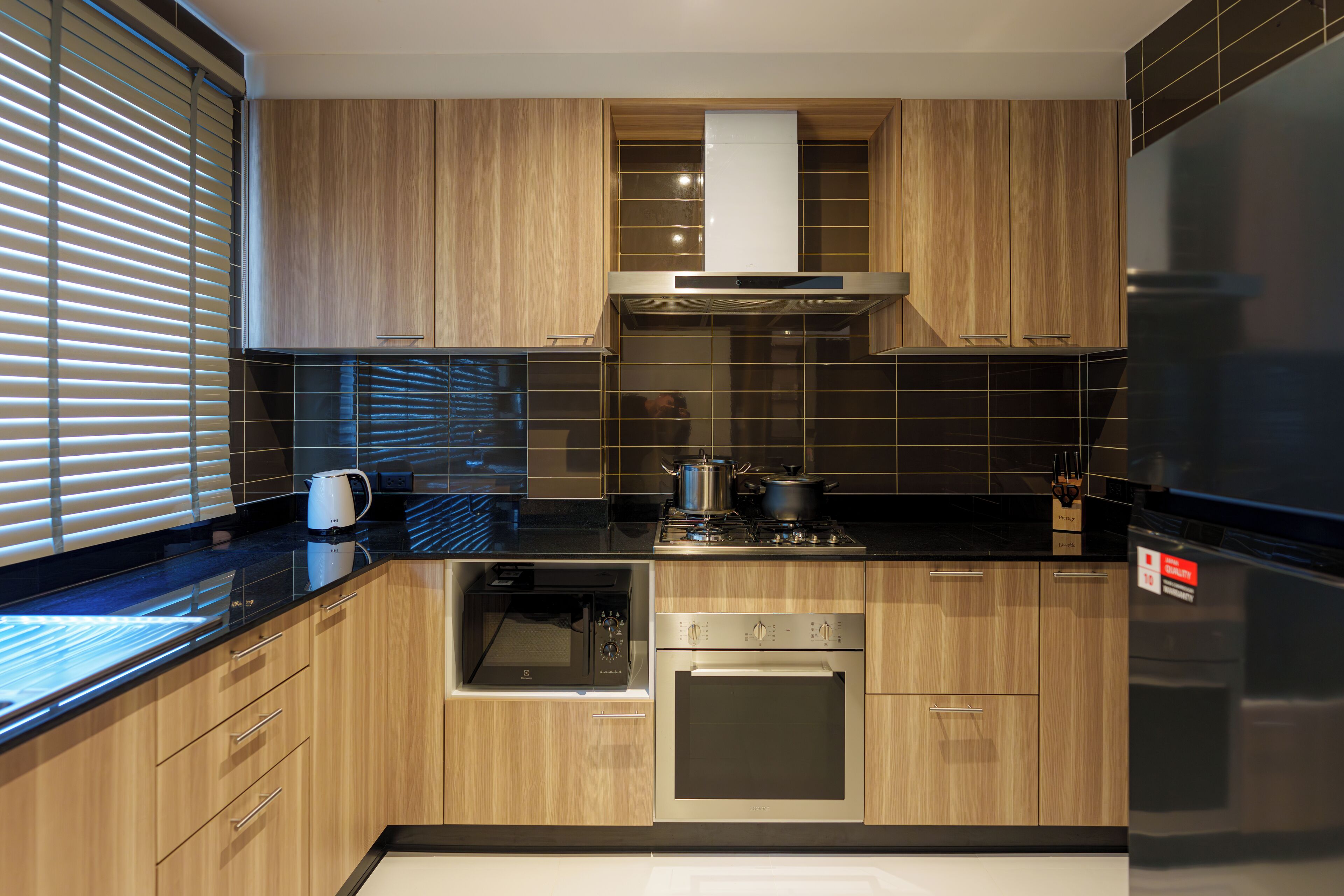 Floral Court Hotel & Residence