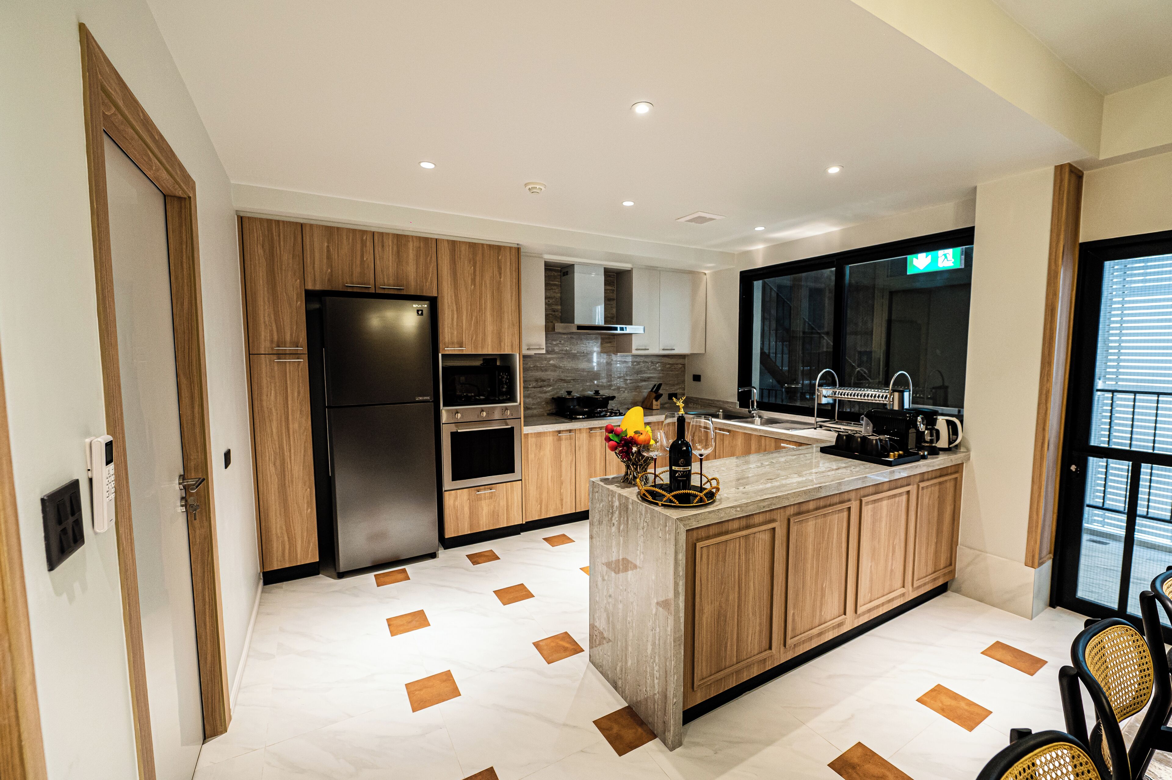 Floral Court Hotel & Residence