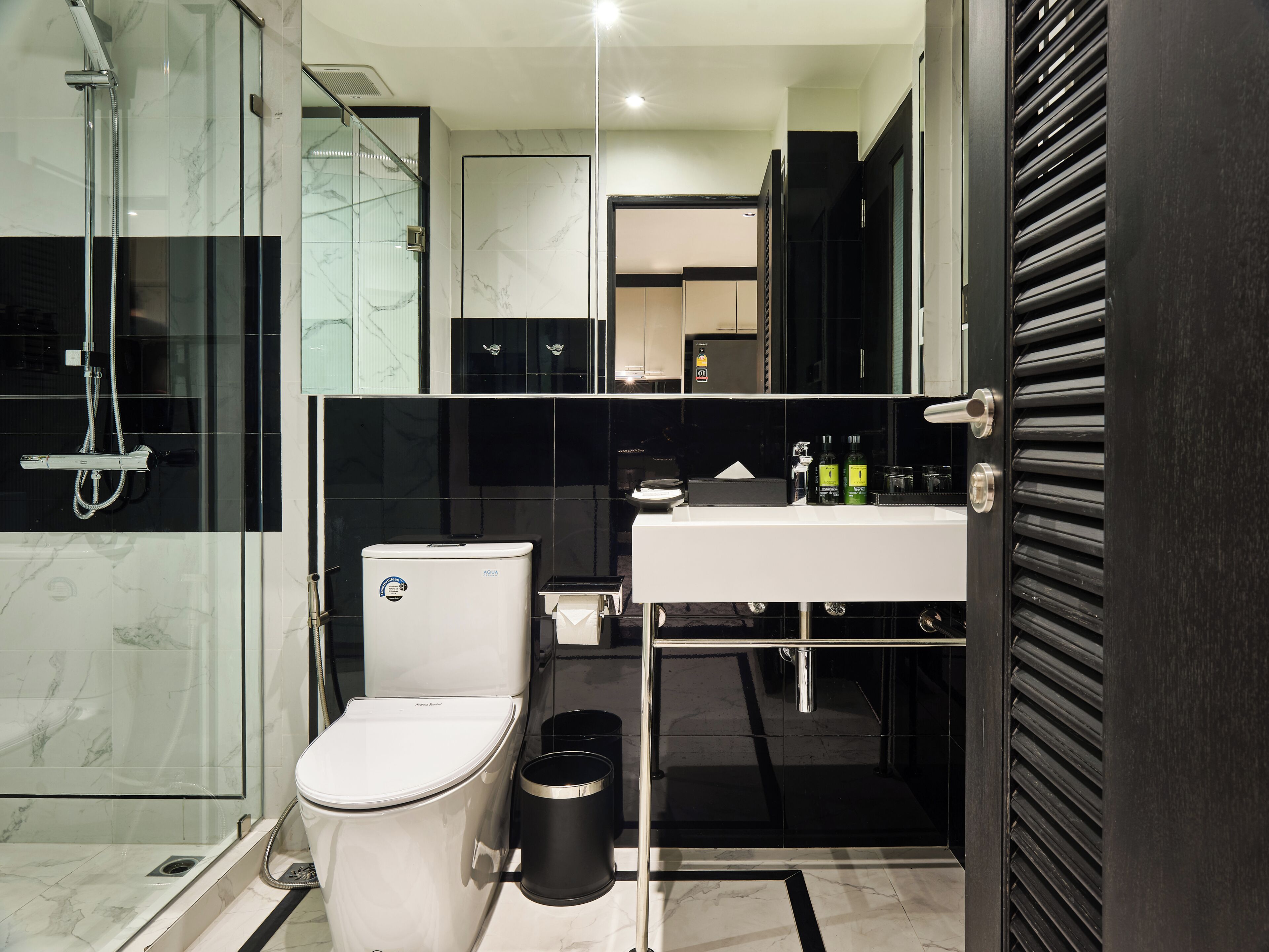 Floral Court Hotel & Residence