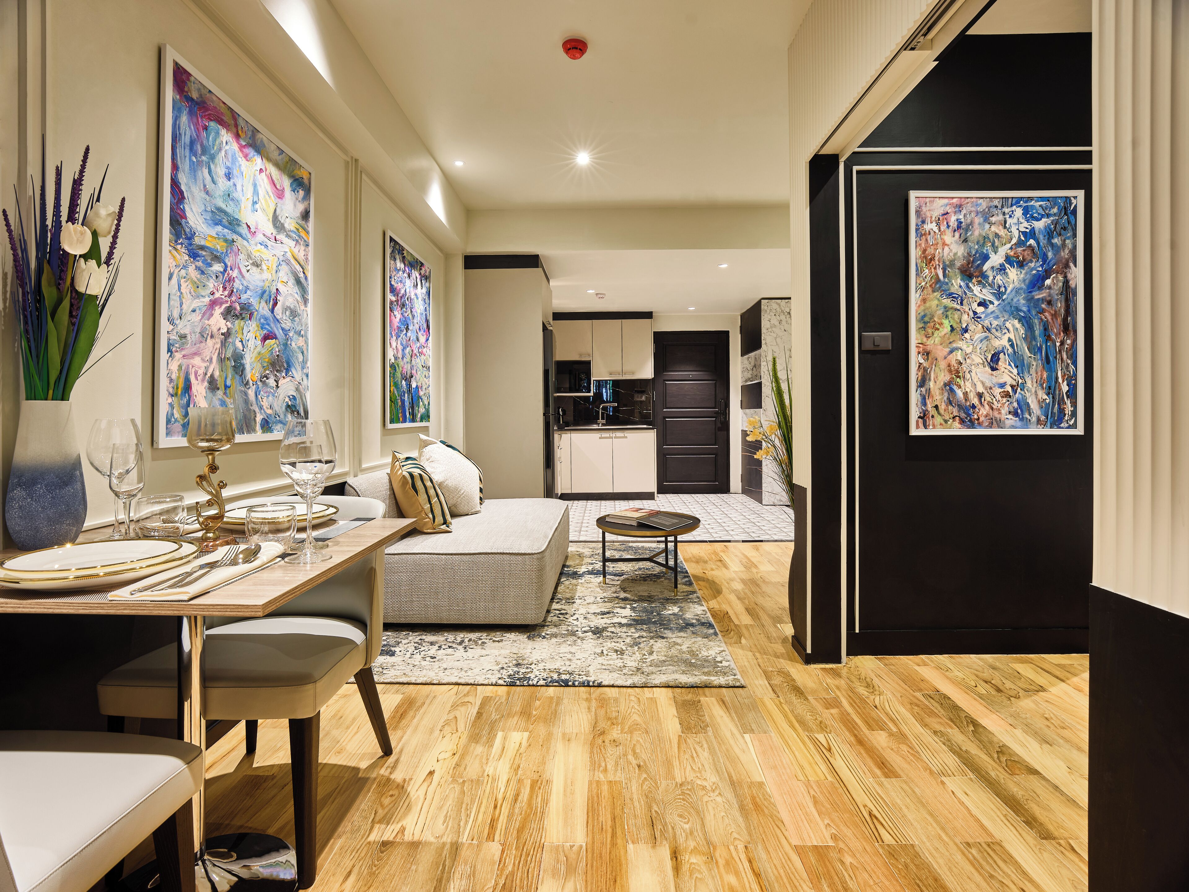 Floral Court Hotel & Residence