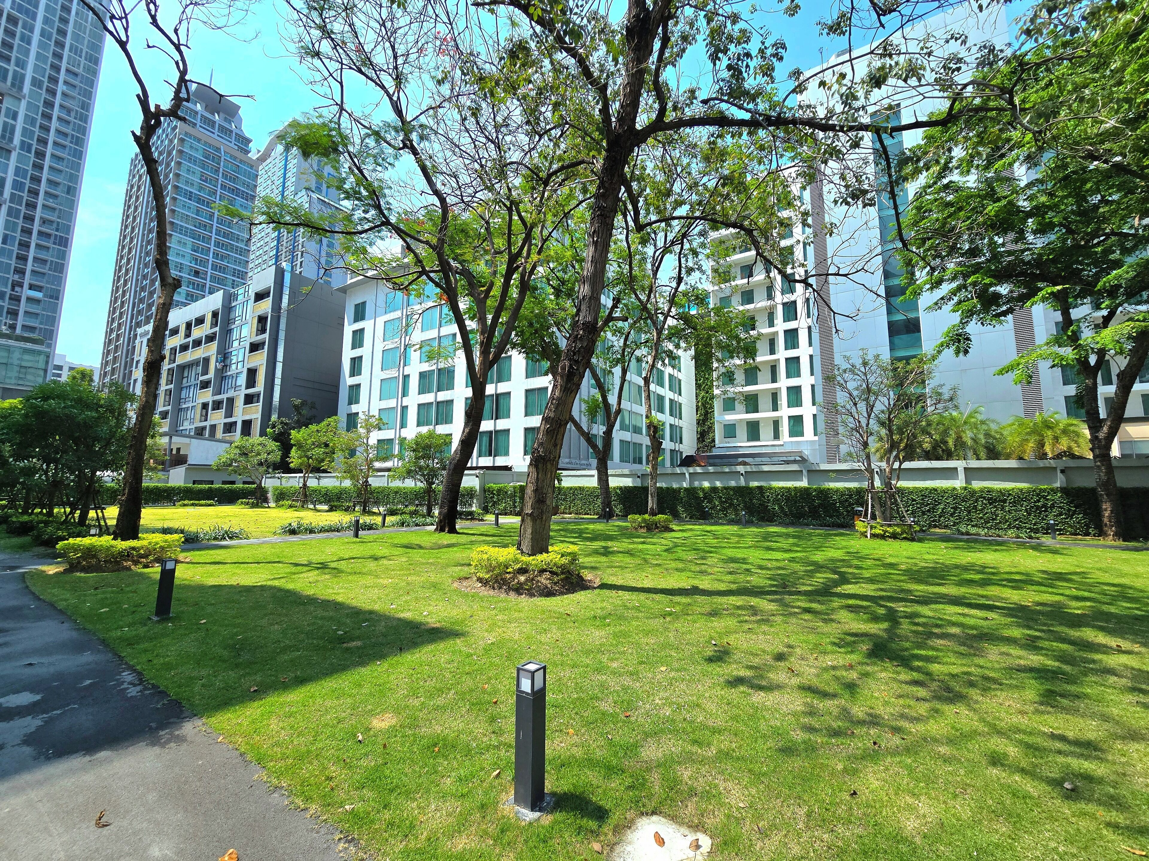 Floral Court Hotel & Residence