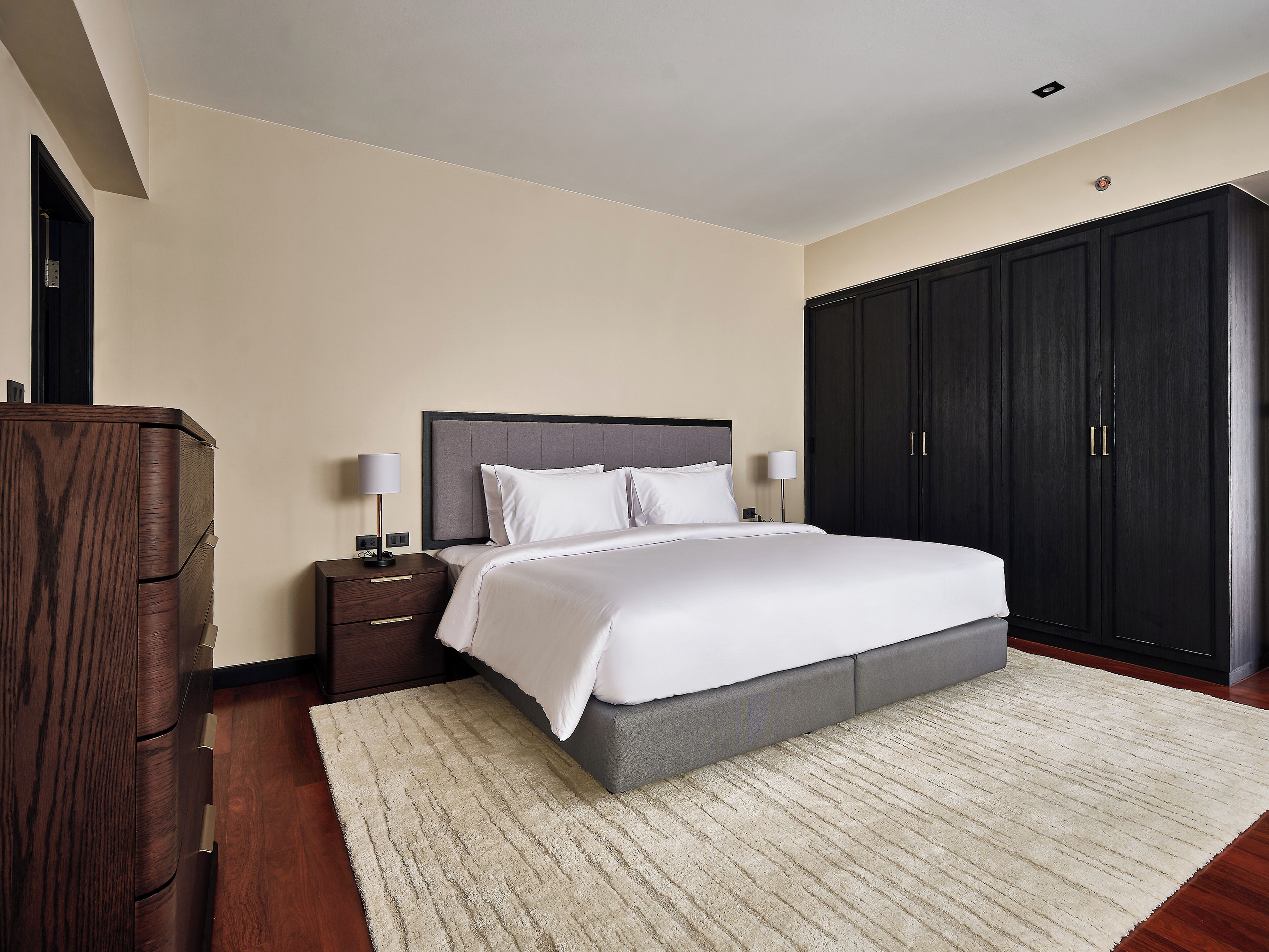 Floral Court Hotel & Residence