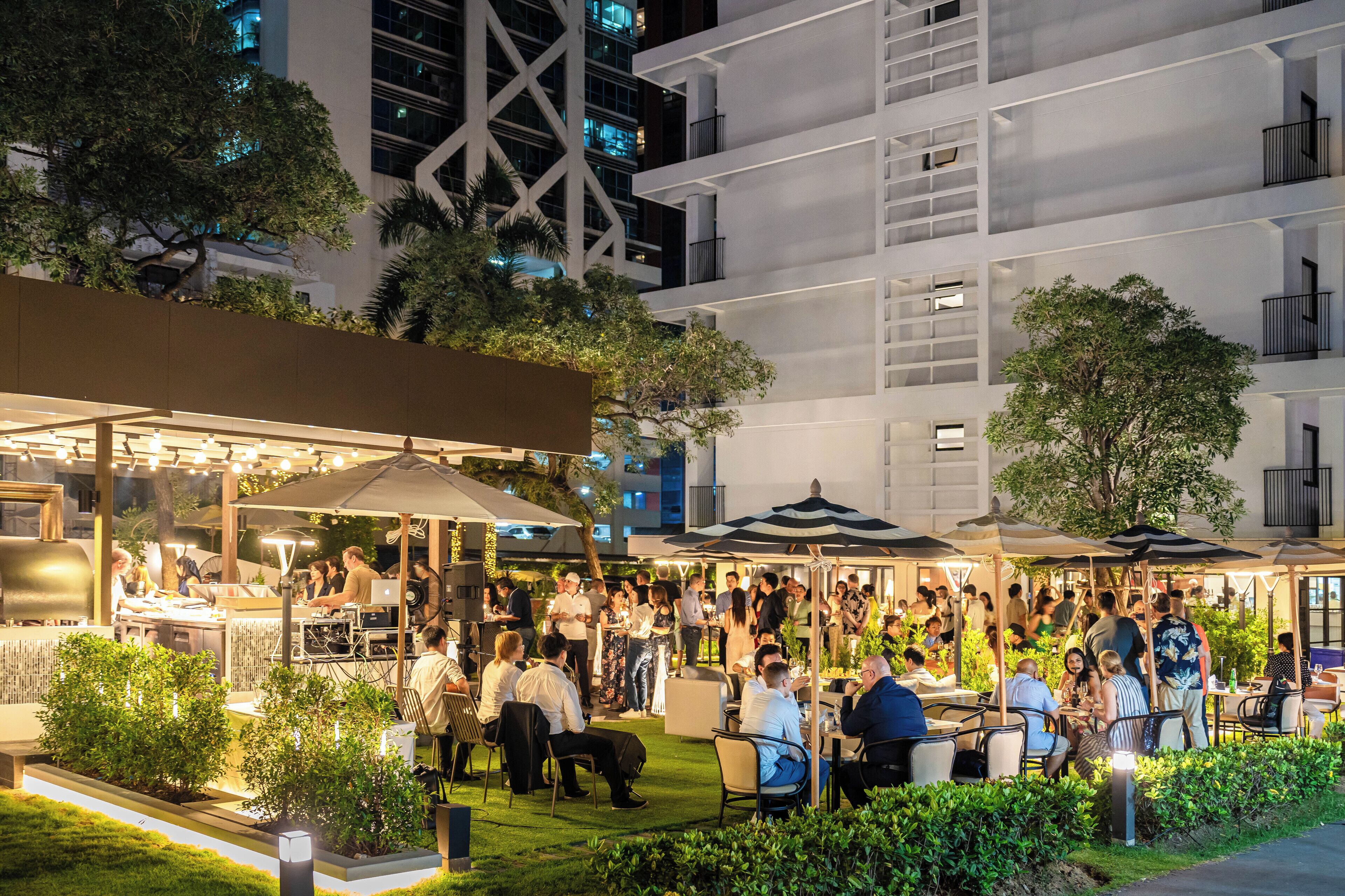 Floral Court Hotel & Residence