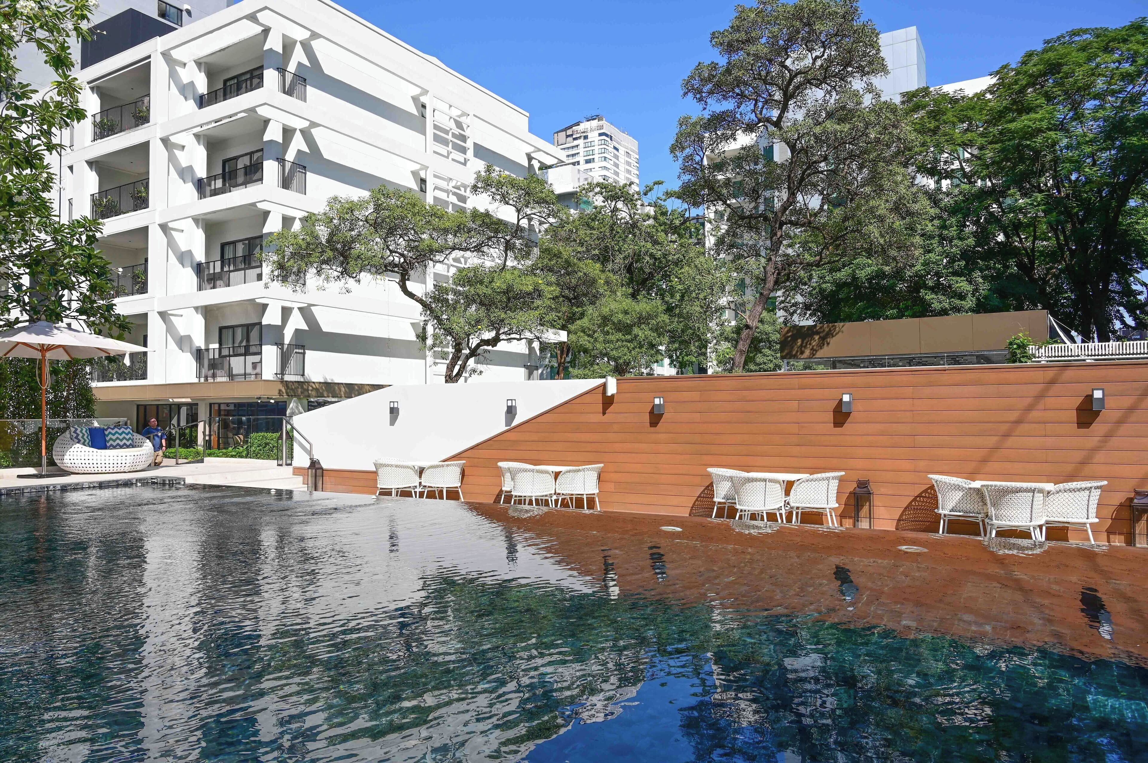 Floral Court Hotel & Residence