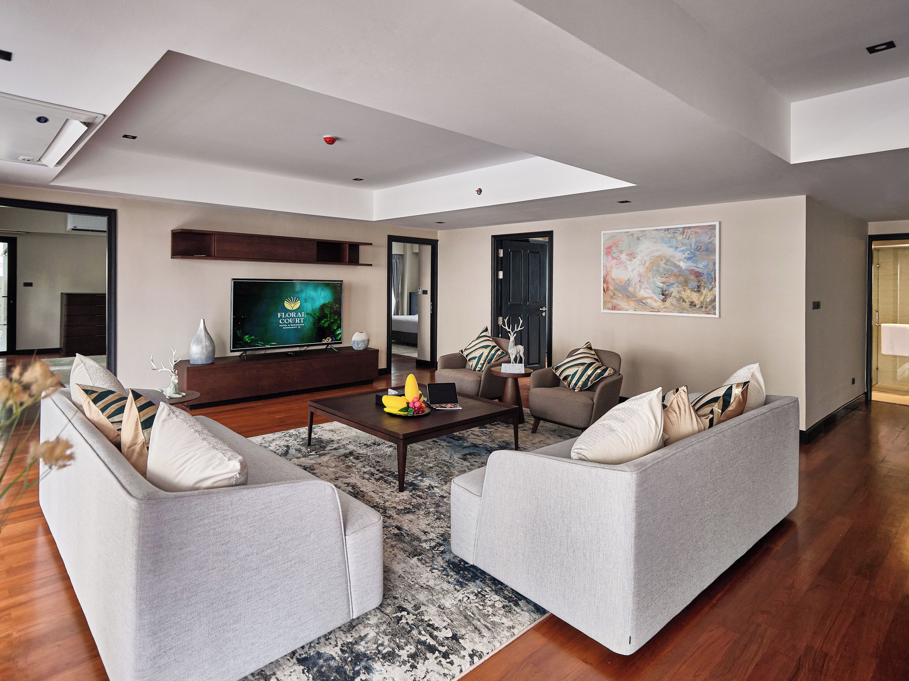 Floral Court Hotel & Residence