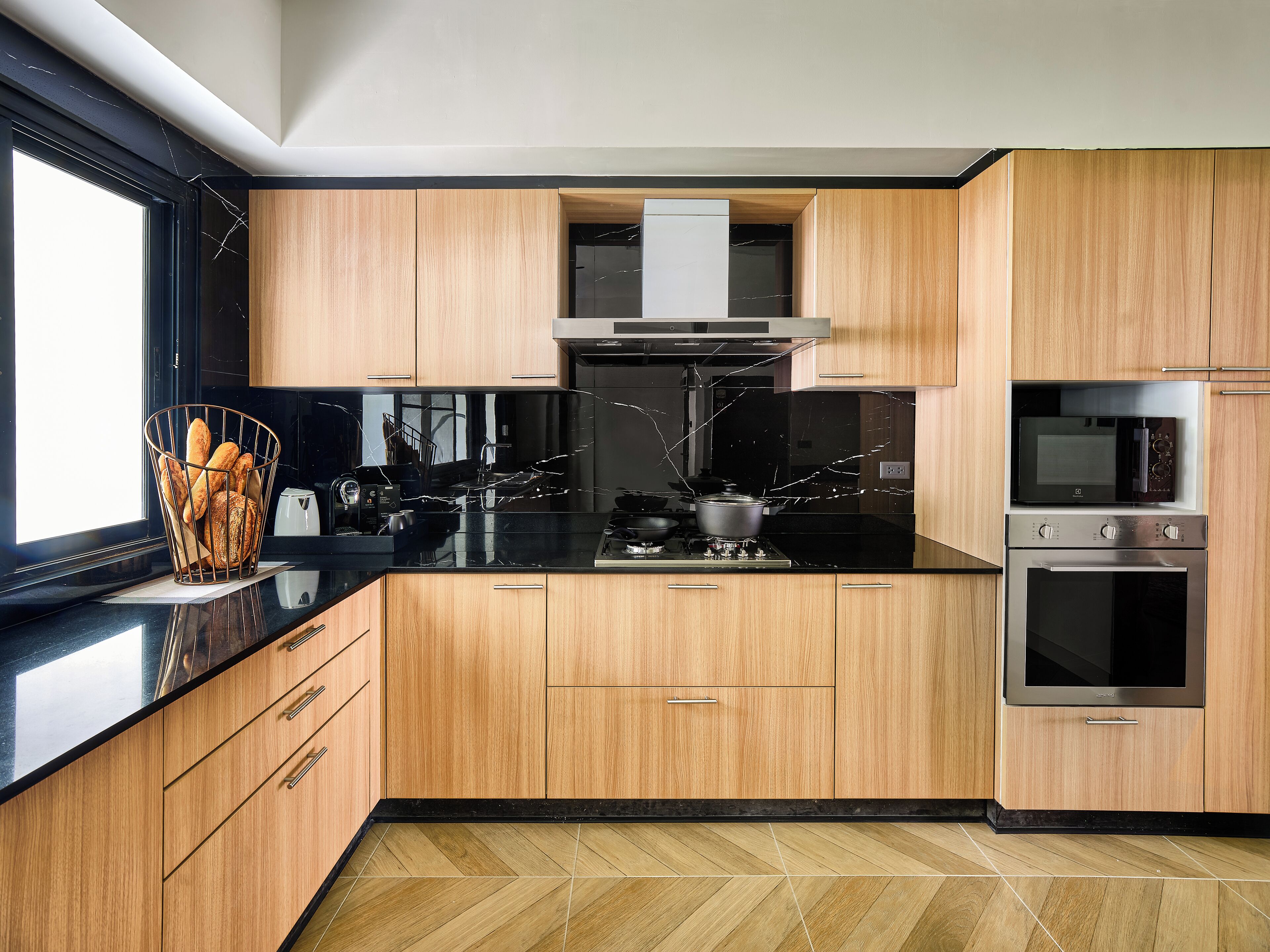 Floral Court Hotel & Residence