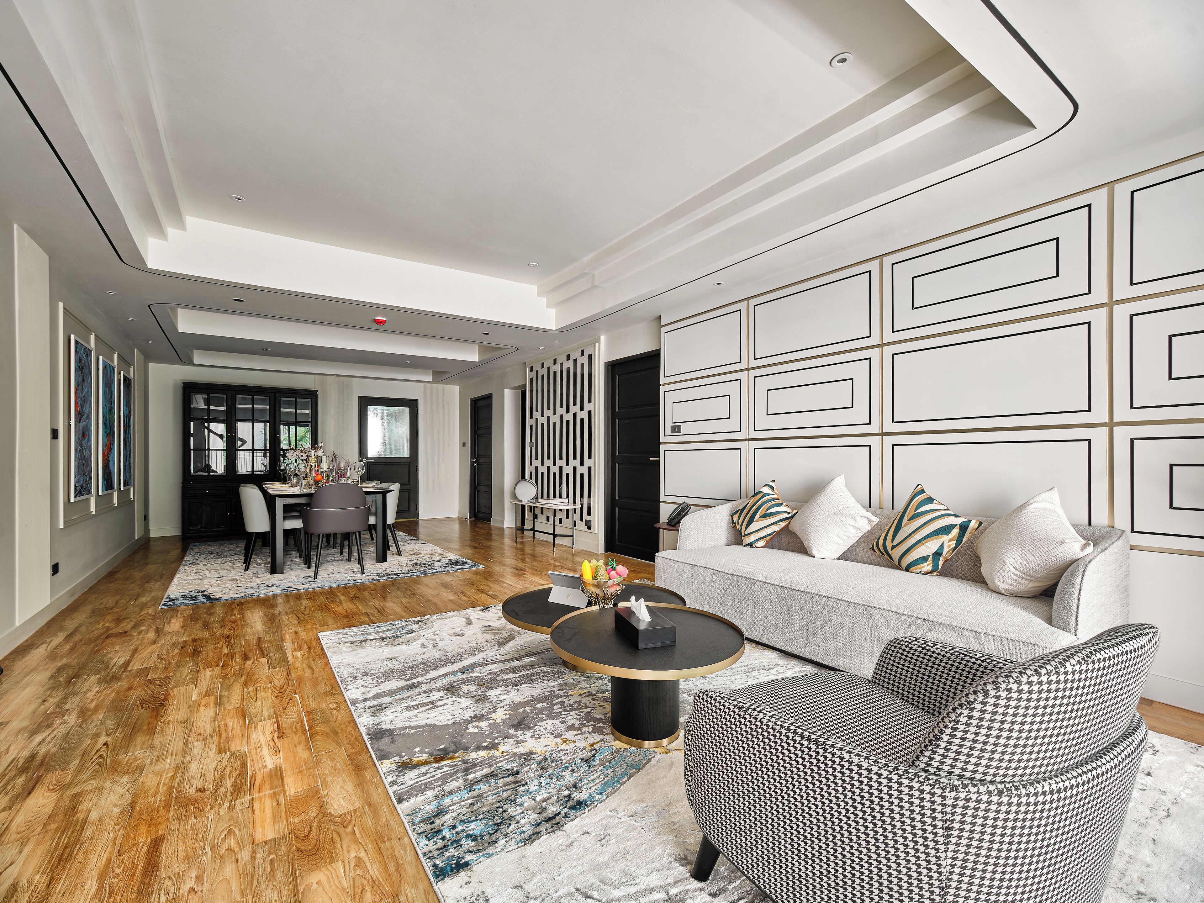 Floral Court Hotel & Residence