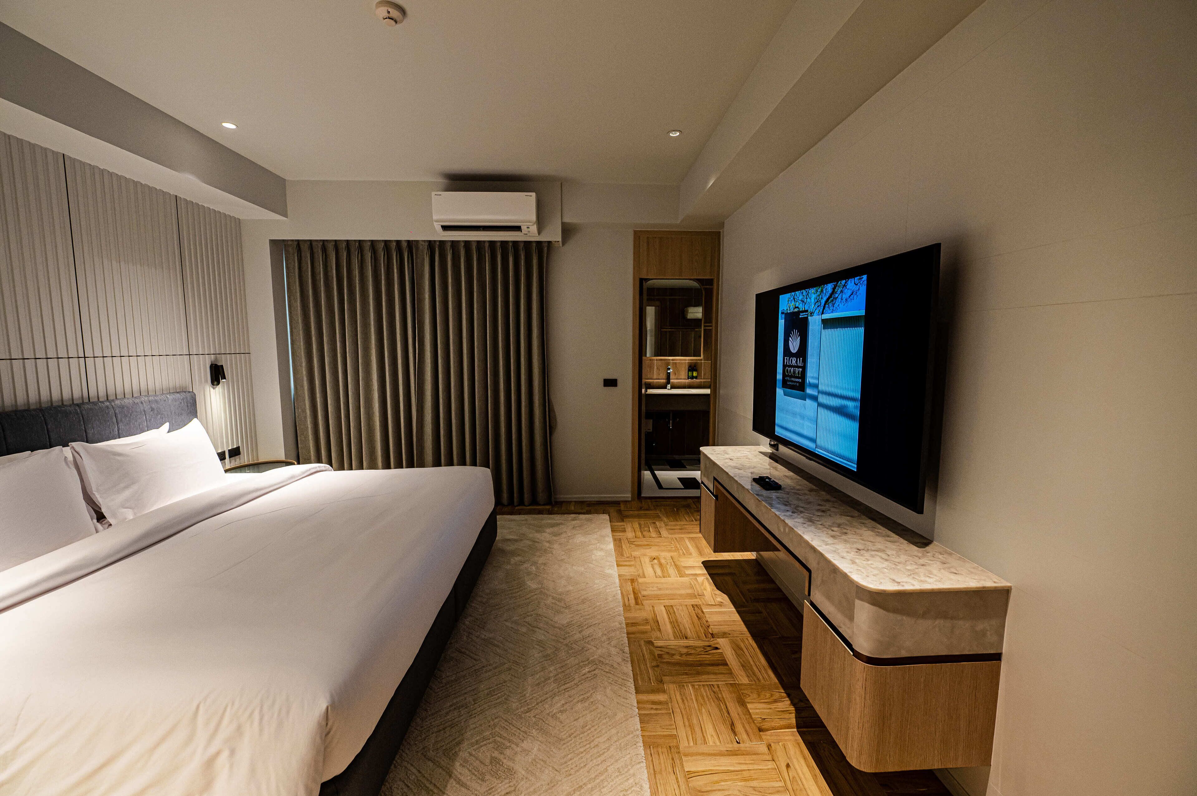 Floral Court Hotel & Residence