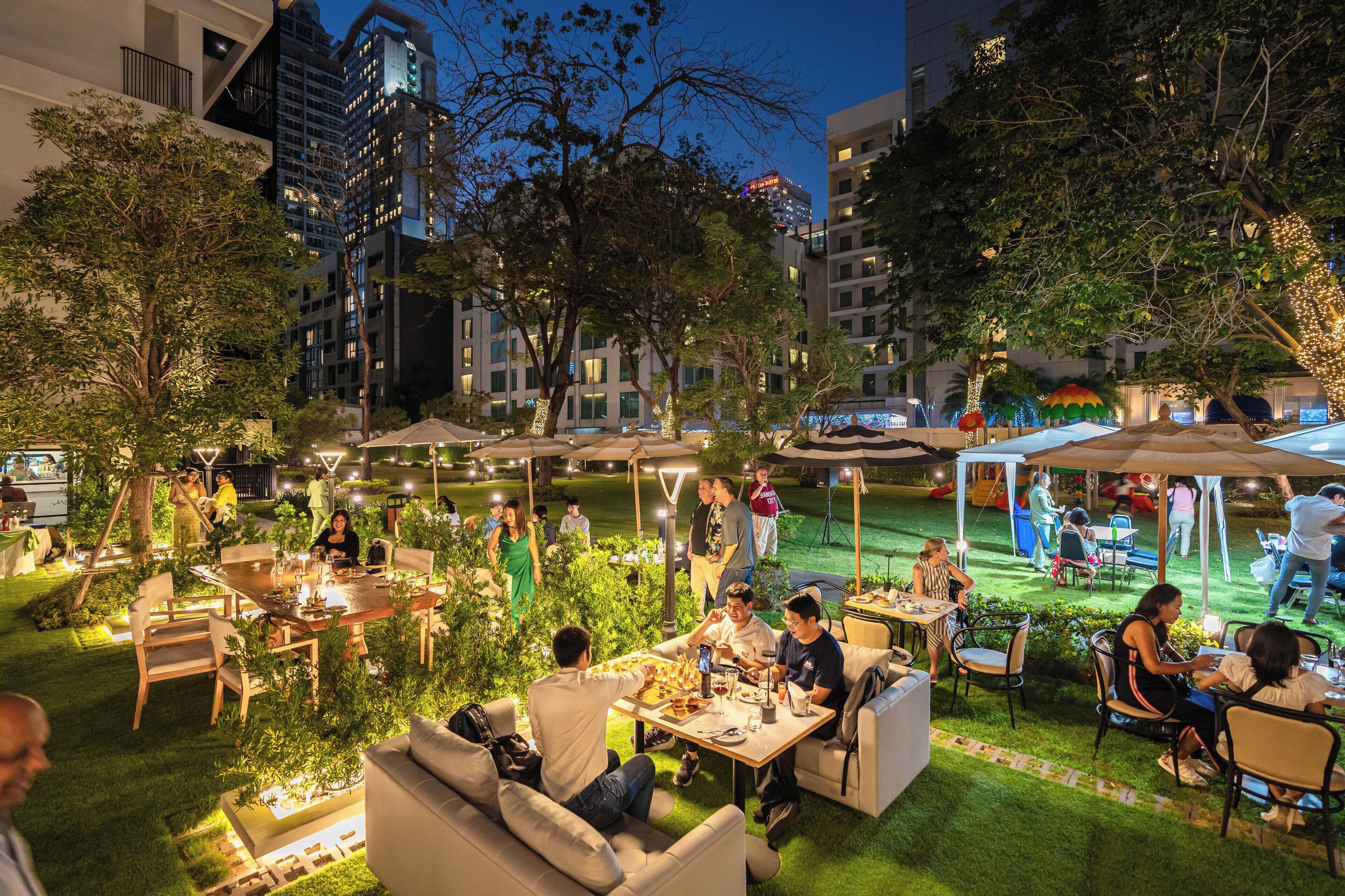 Floral Court Hotel & Residence