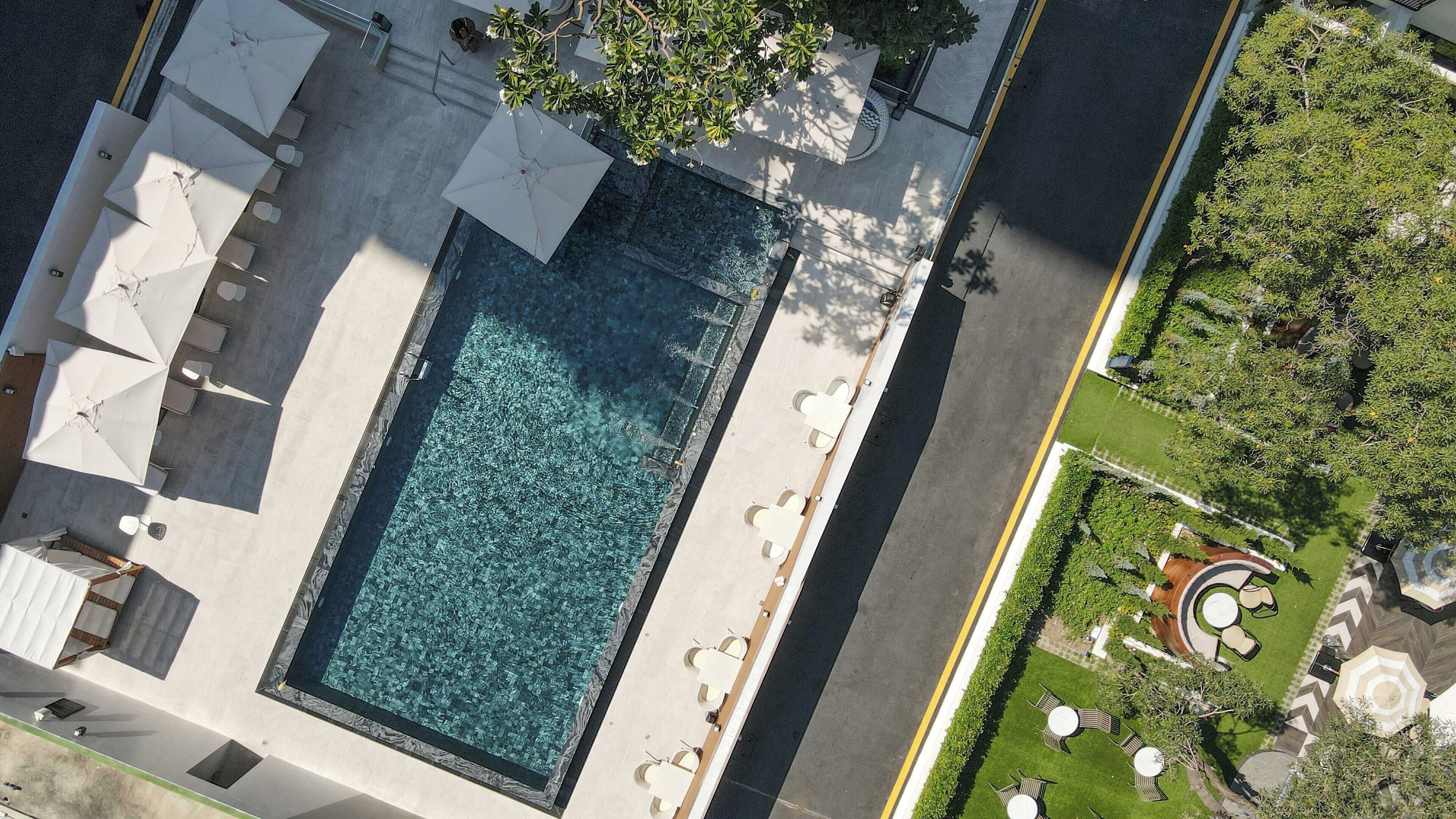 Floral Court Hotel & Residence