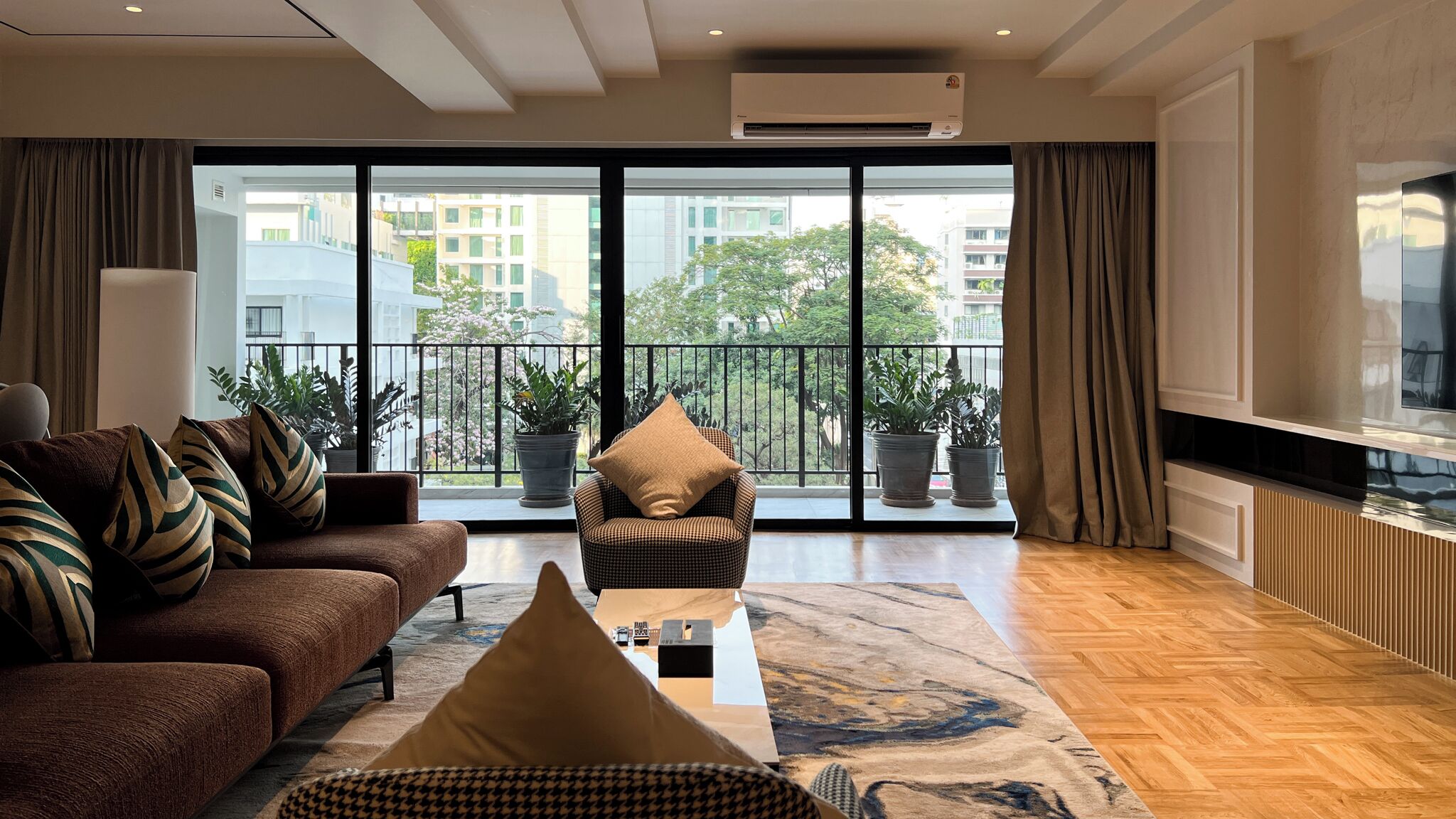 Floral Court Hotel & Residence