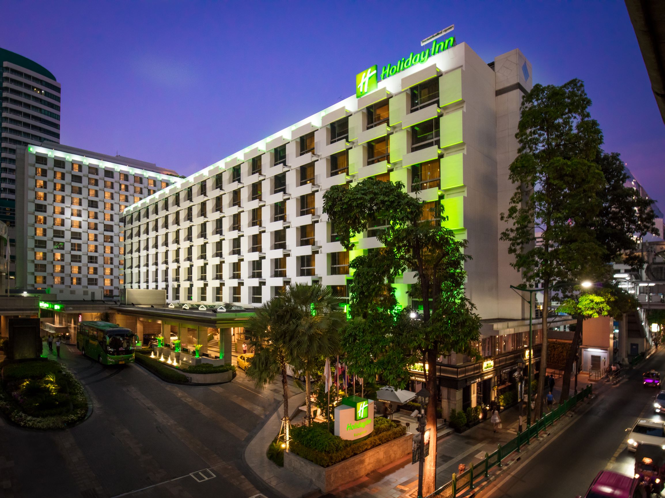 Holiday Inn Bangkok Holiday Inn Bangkok