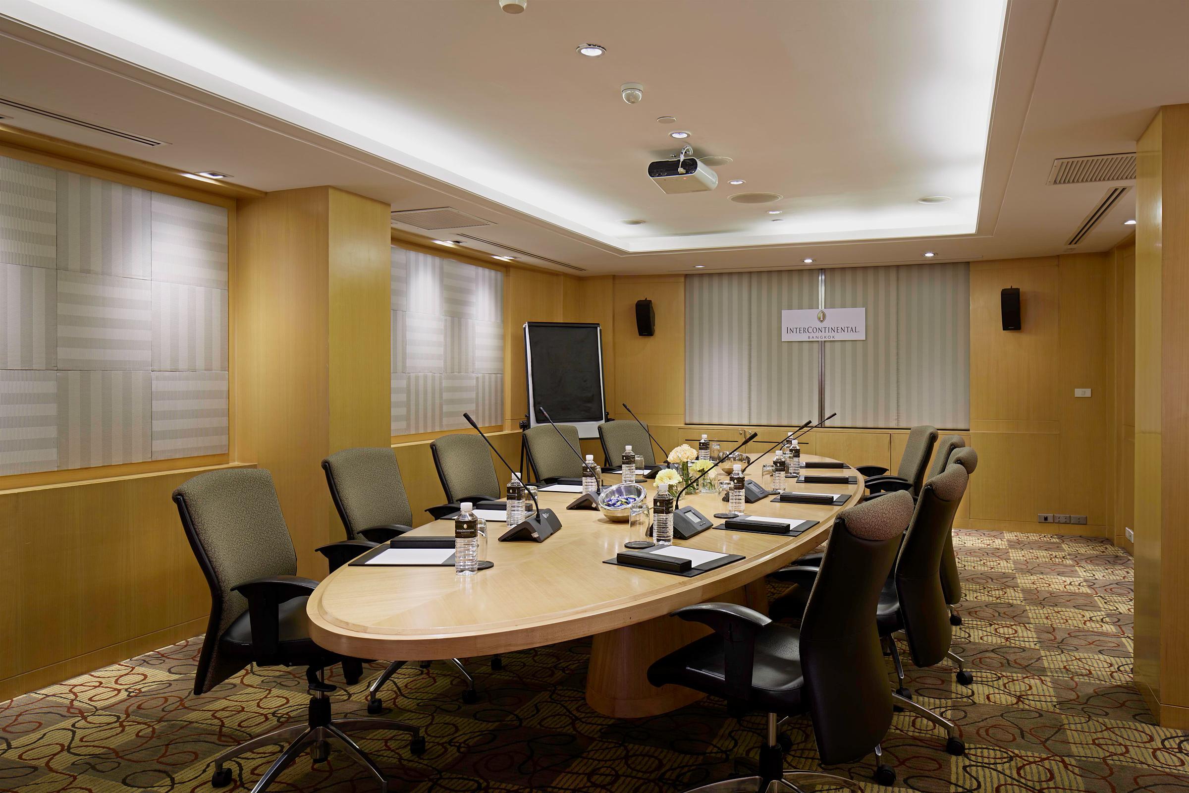 Holiday Inn Bangkok Holiday Inn Bangkok