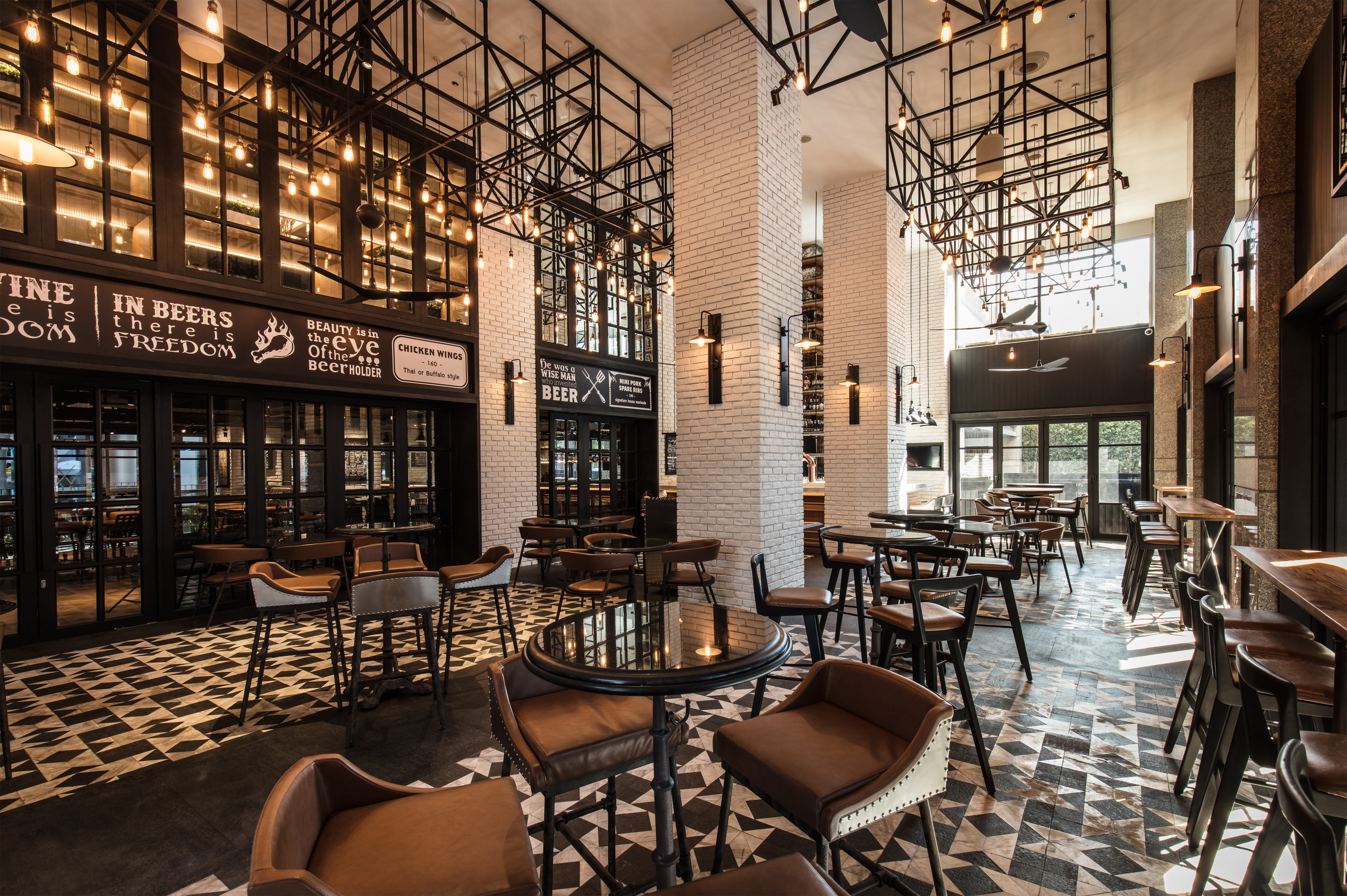 Holiday Inn Bangkok Holiday Inn Bangkok