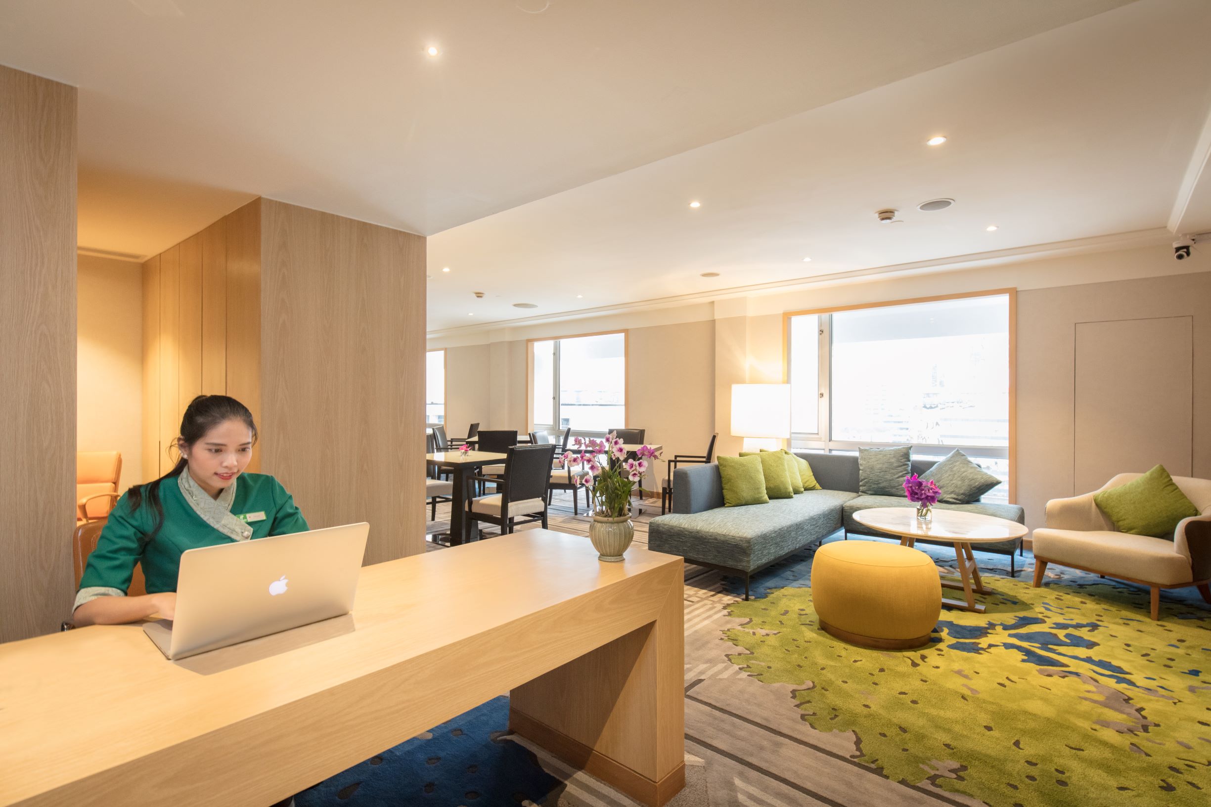 Holiday Inn Bangkok Holiday Inn Bangkok