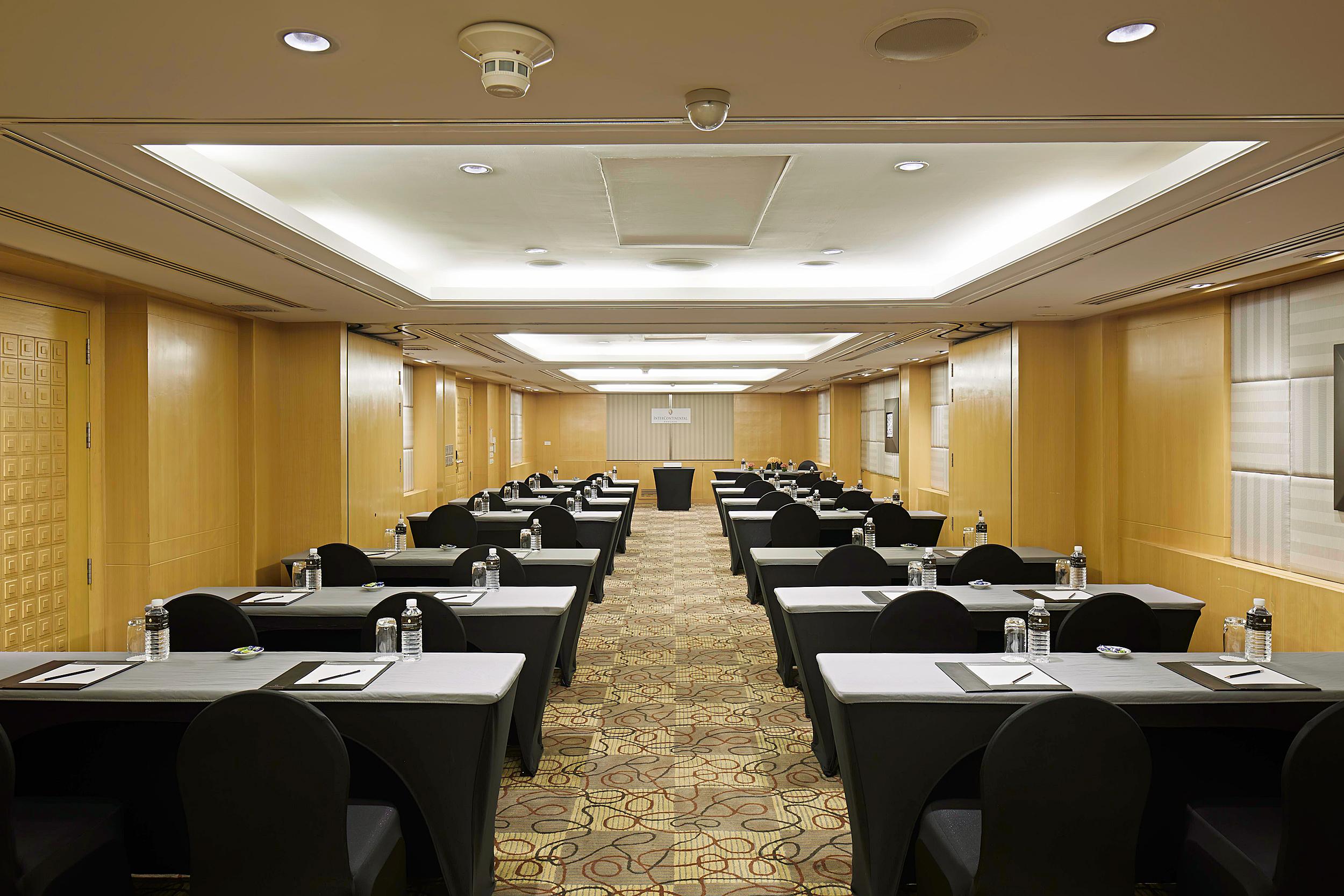 Holiday Inn Bangkok Holiday Inn Bangkok