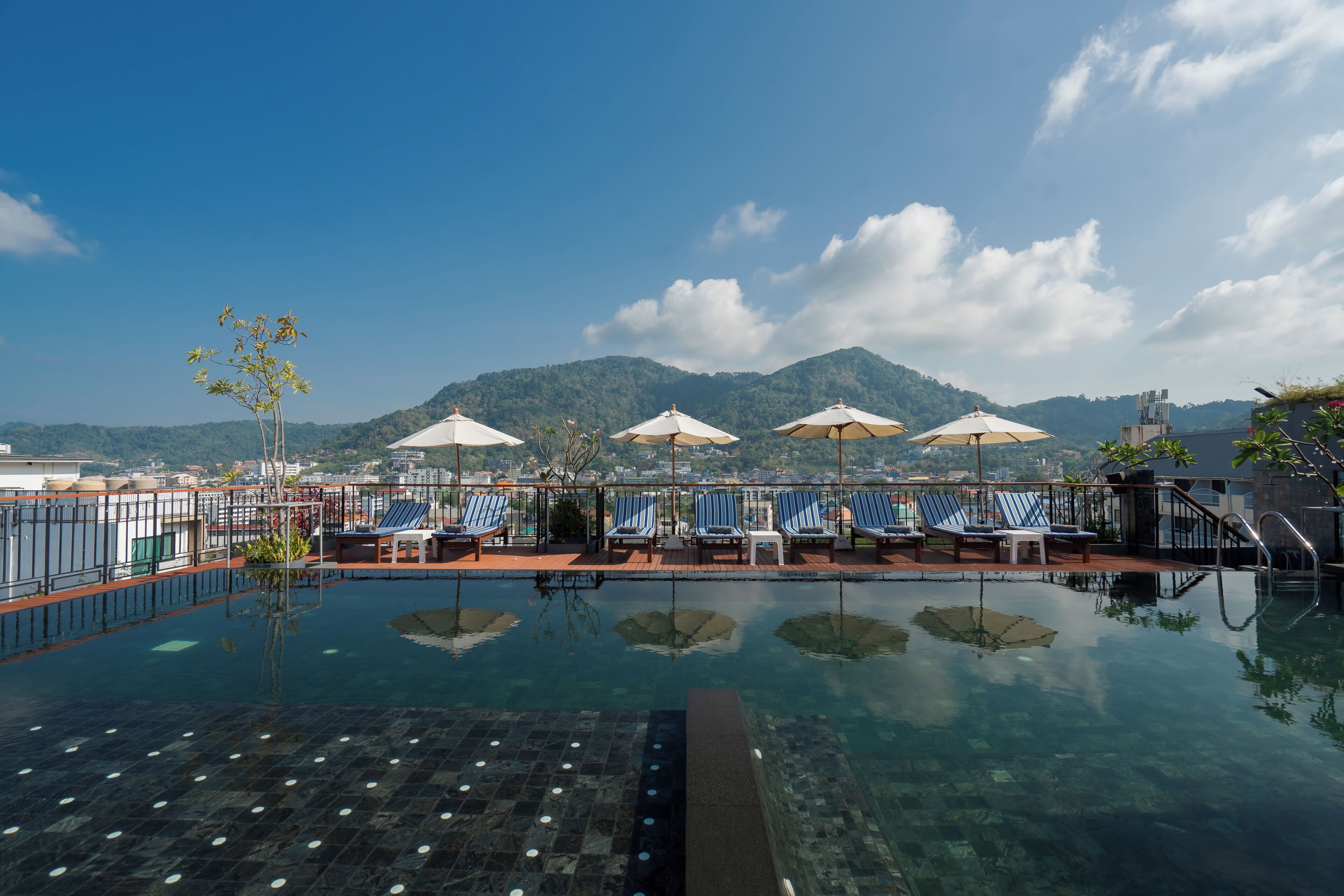 Rak Elegant Hotel Patong