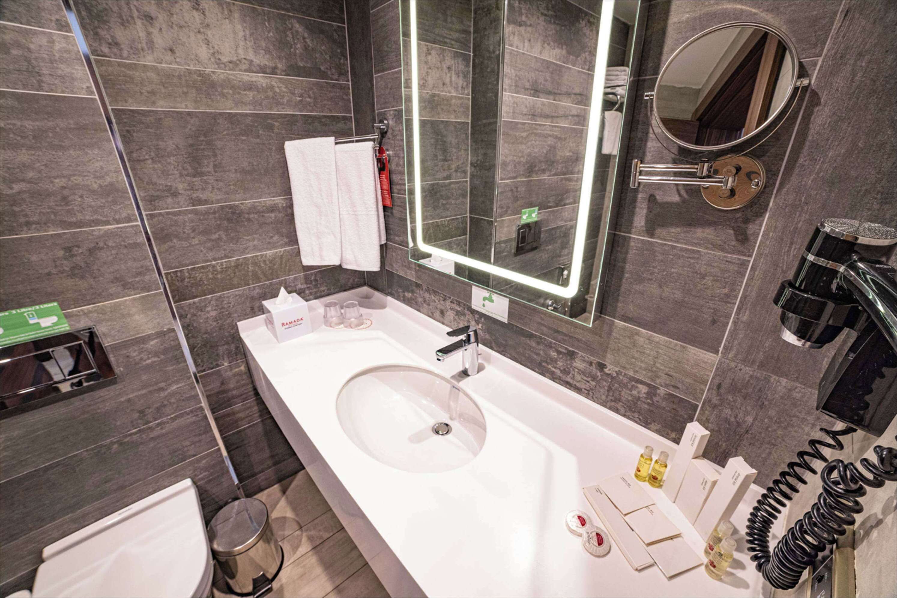 Ramada by Wyndham Istanbul Alibeykoy