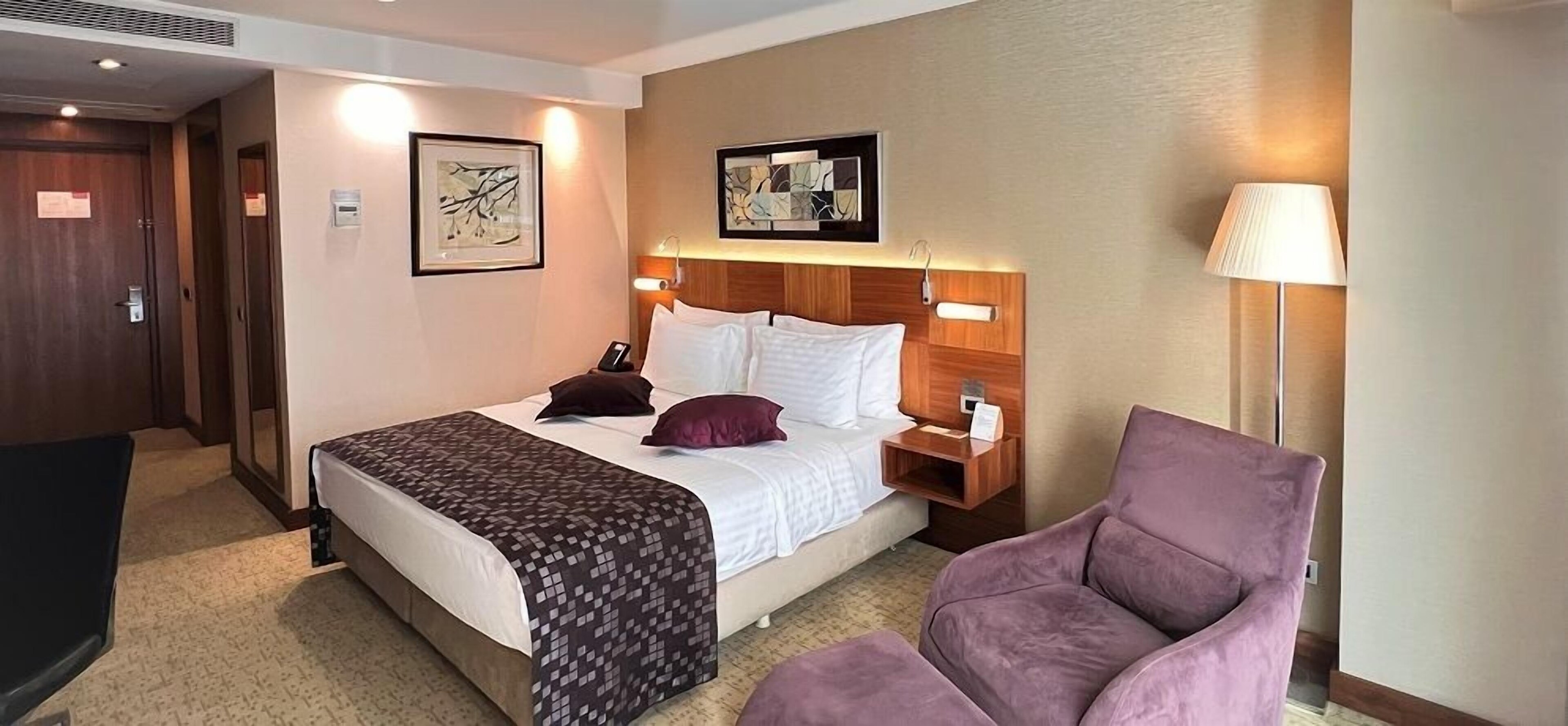 Crowne Plaza Harbiye