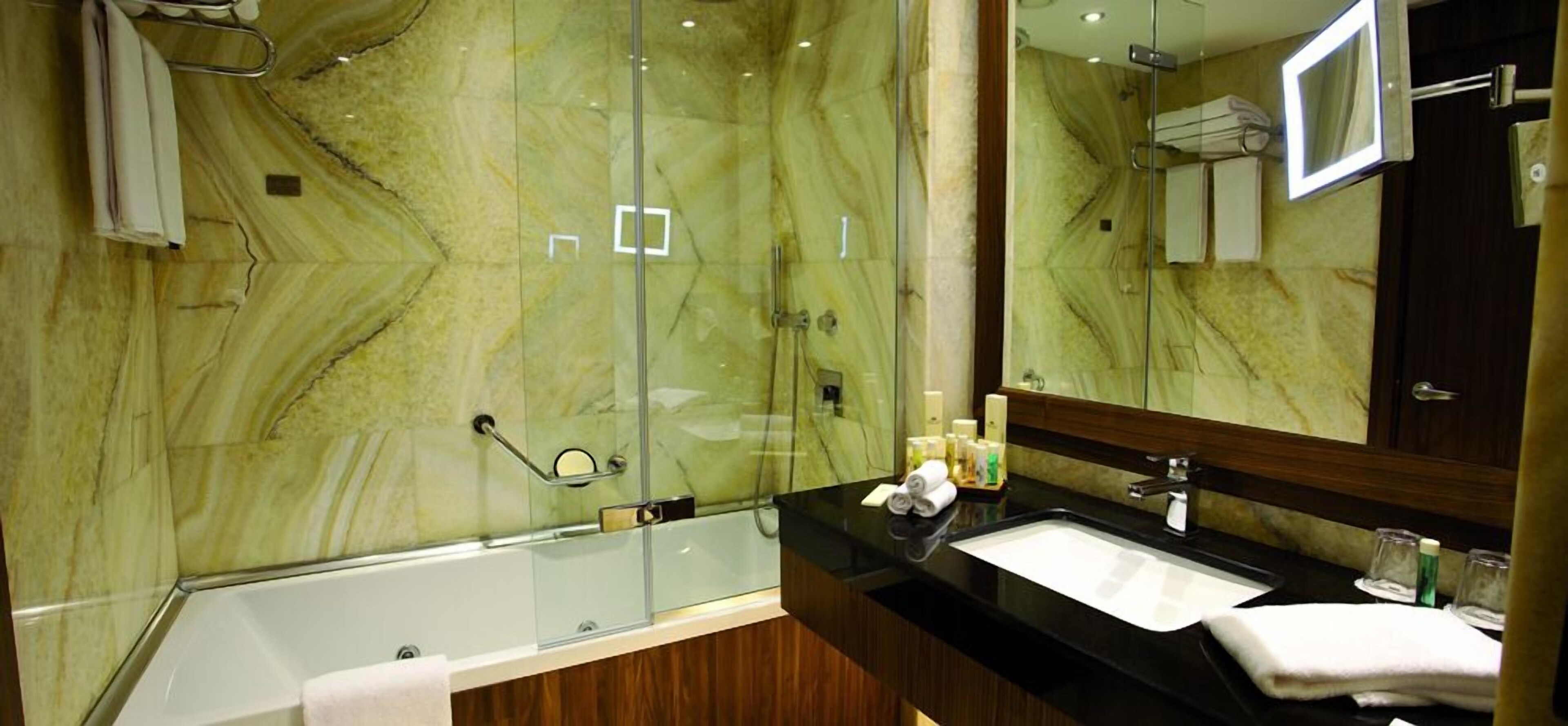 Crowne Plaza Harbiye