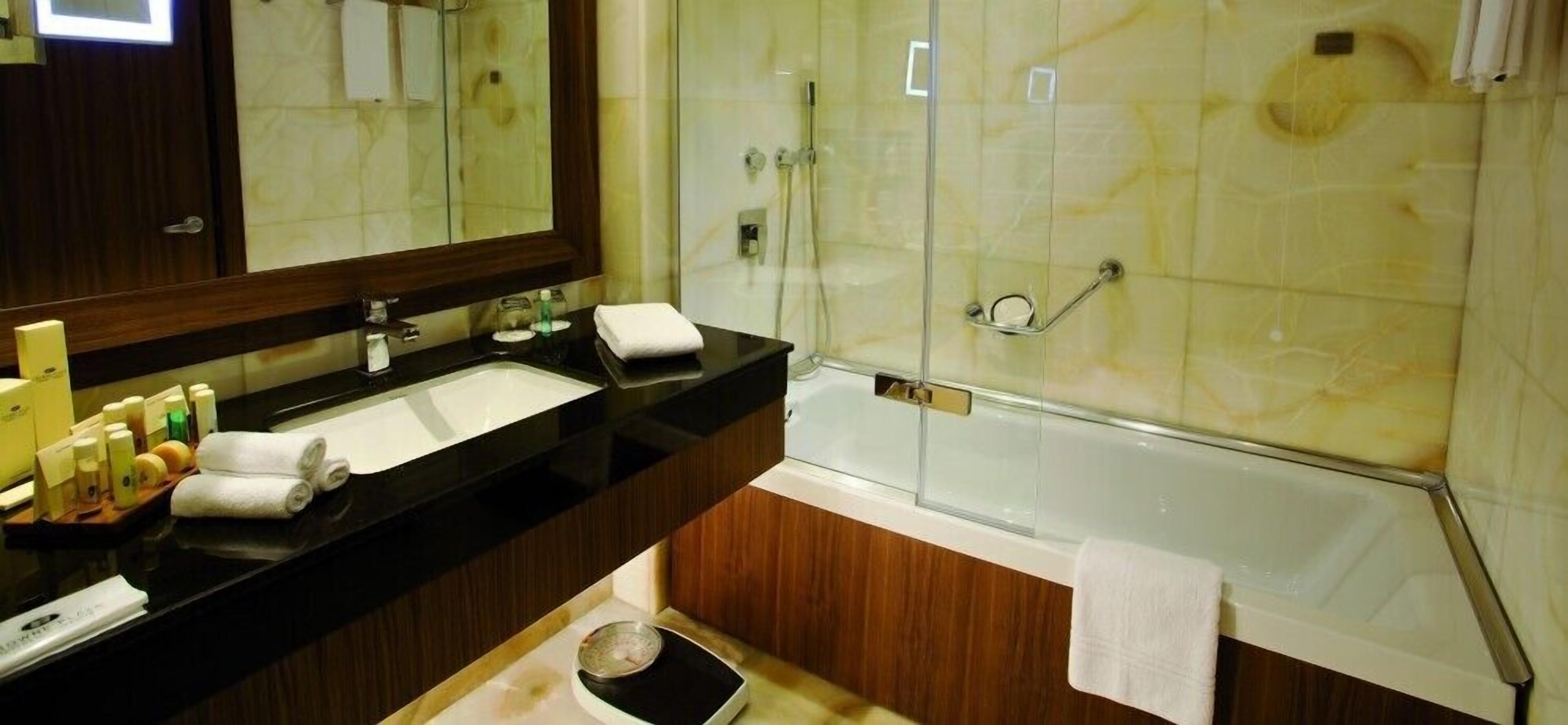 Crowne Plaza Harbiye