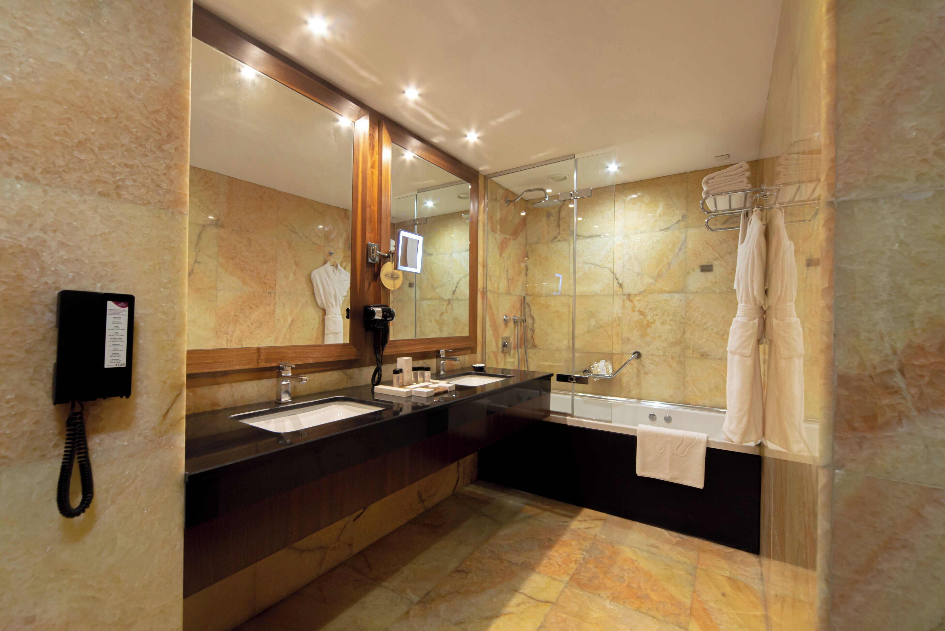 Crowne Plaza Harbiye