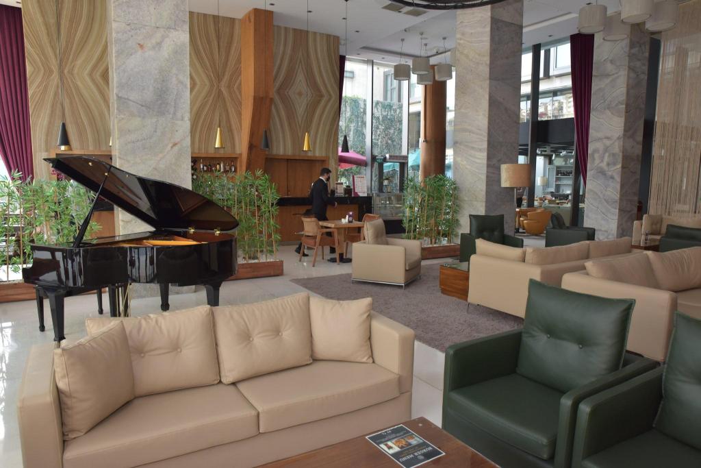 Crowne Plaza Harbiye