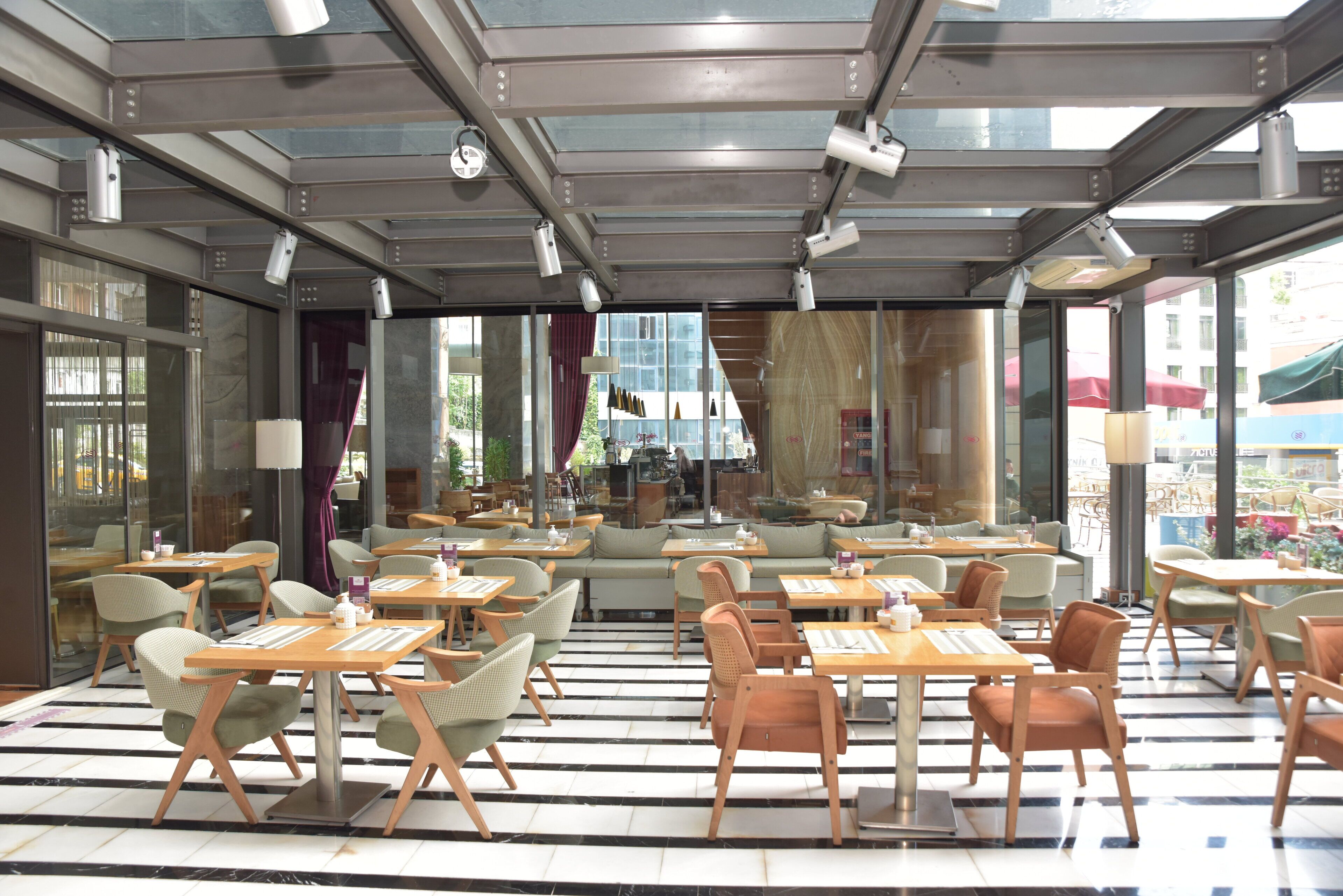 Crowne Plaza Harbiye