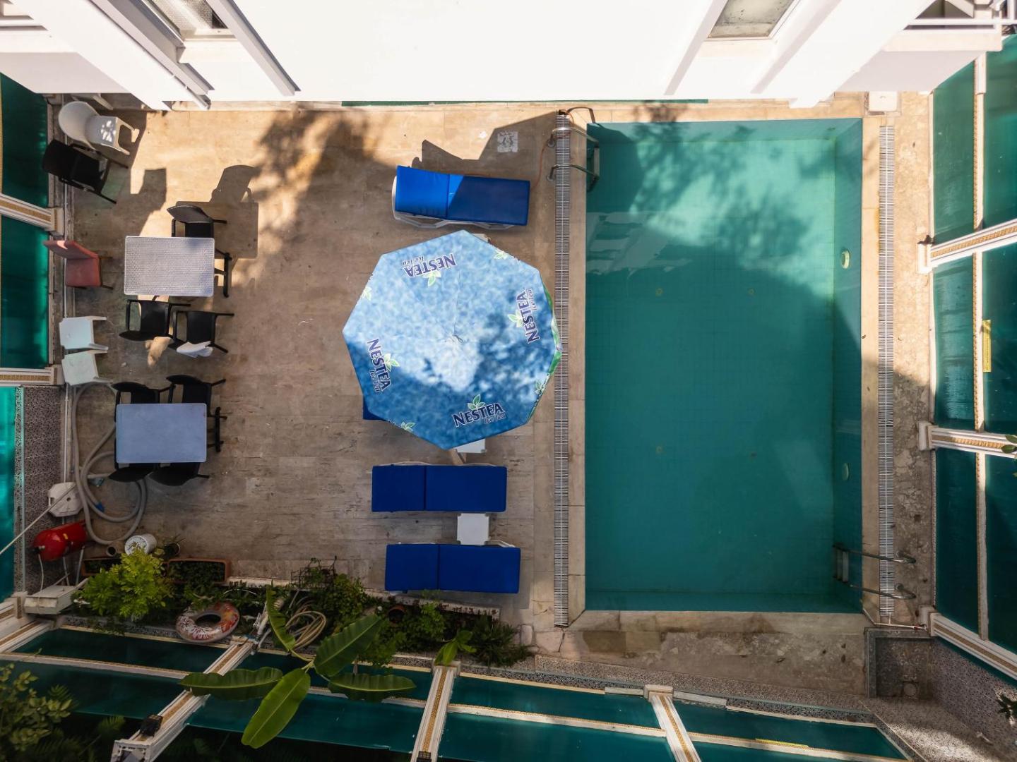 Behram Hotel Behram Hotel