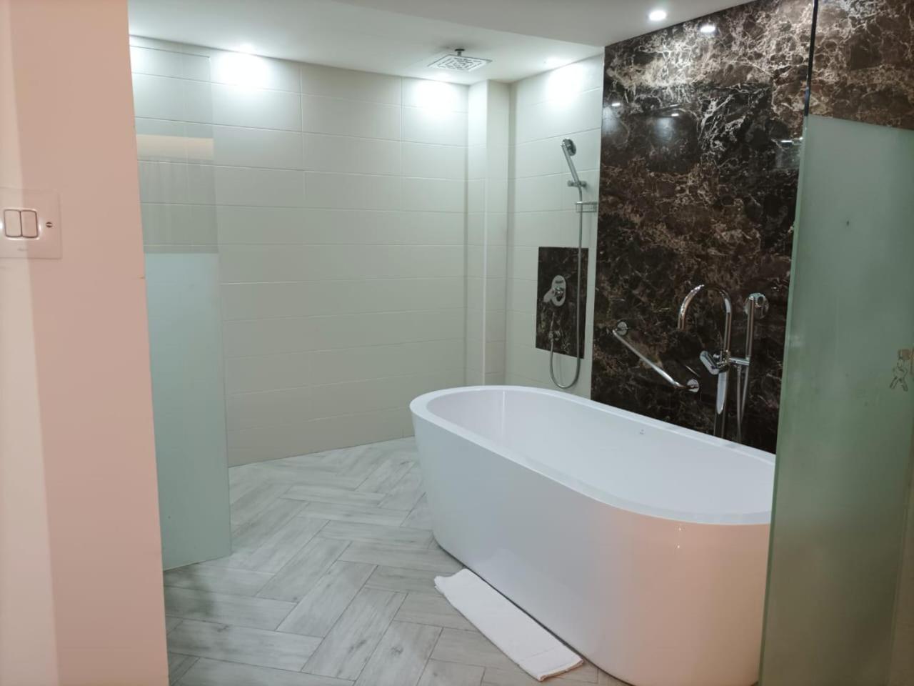 Holiday Inn Dar es Salam