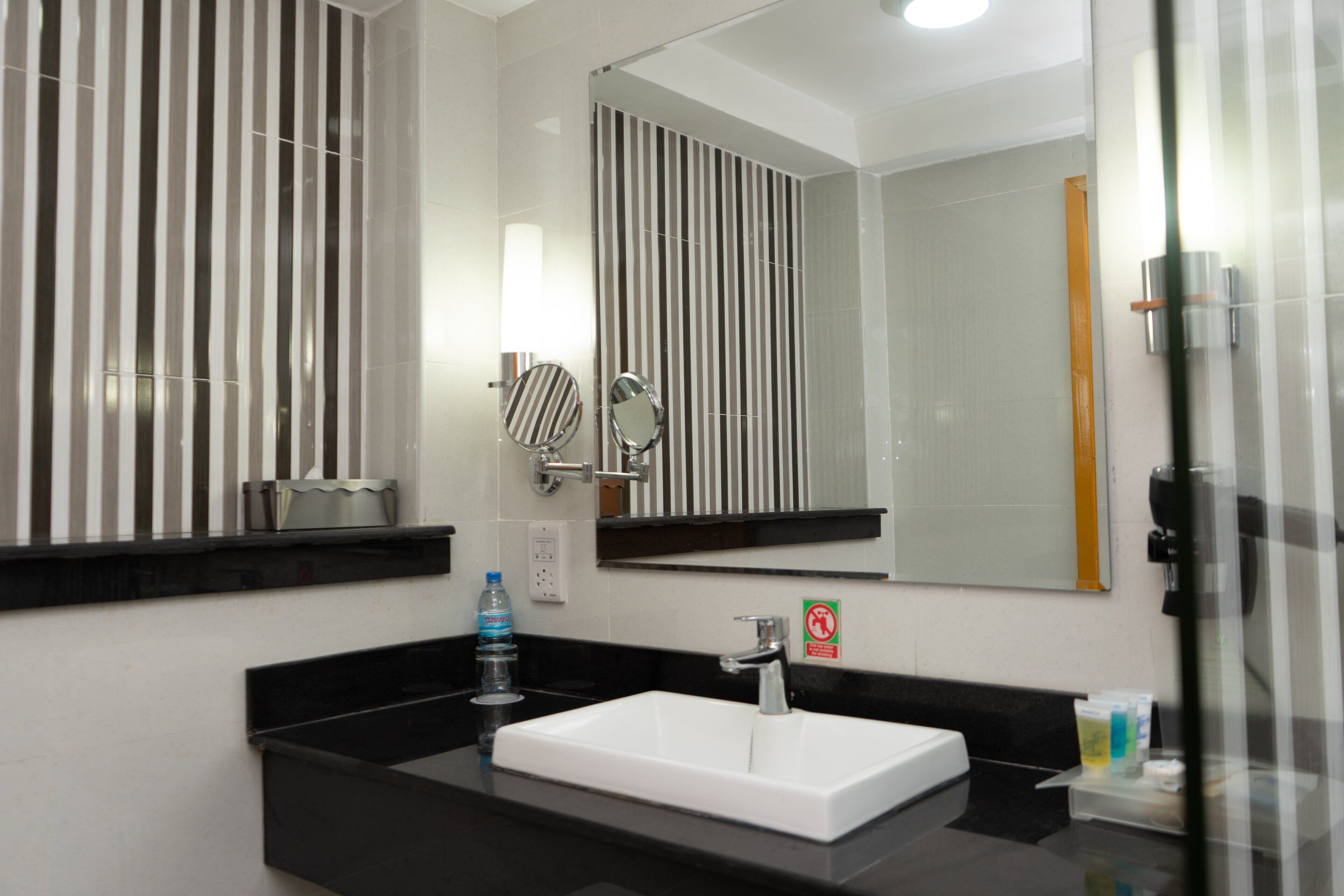 Holiday Inn Dar es Salam